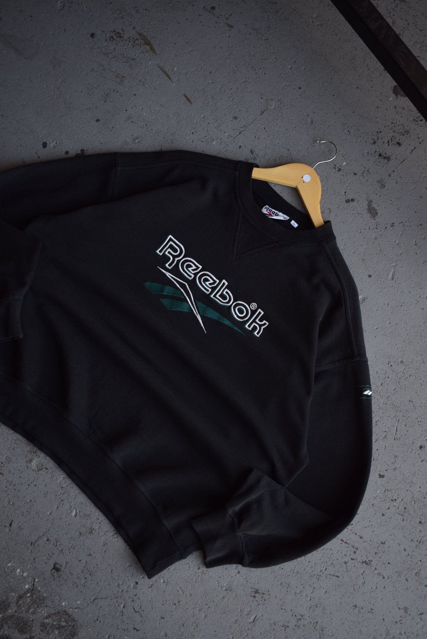 Vintage 90s Reebok Embroidered Spellout Crewneck (L) - Retrospective Store