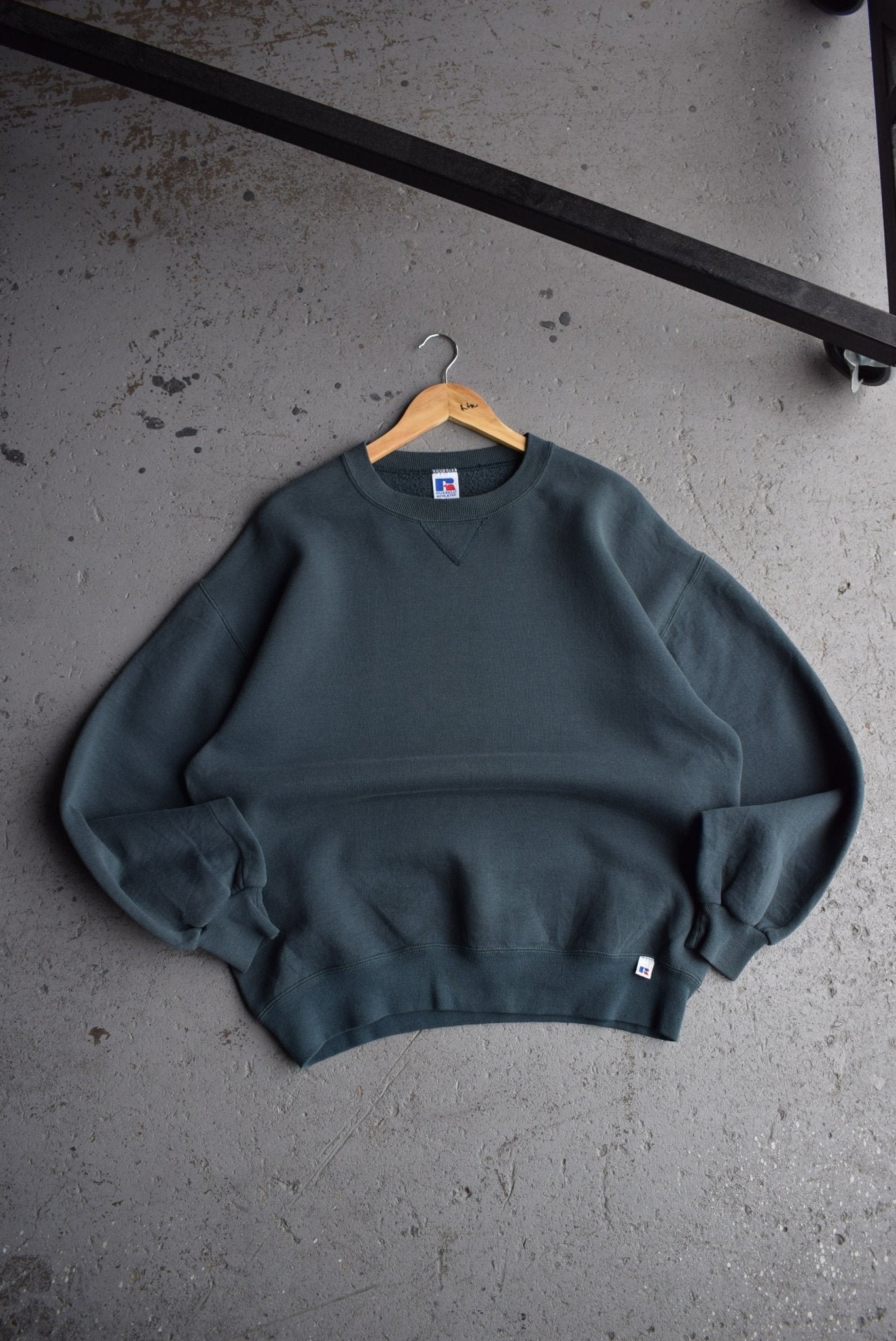 Vintage 90s Russell Athletic Crewneck (M/L) - Retrospective Store
