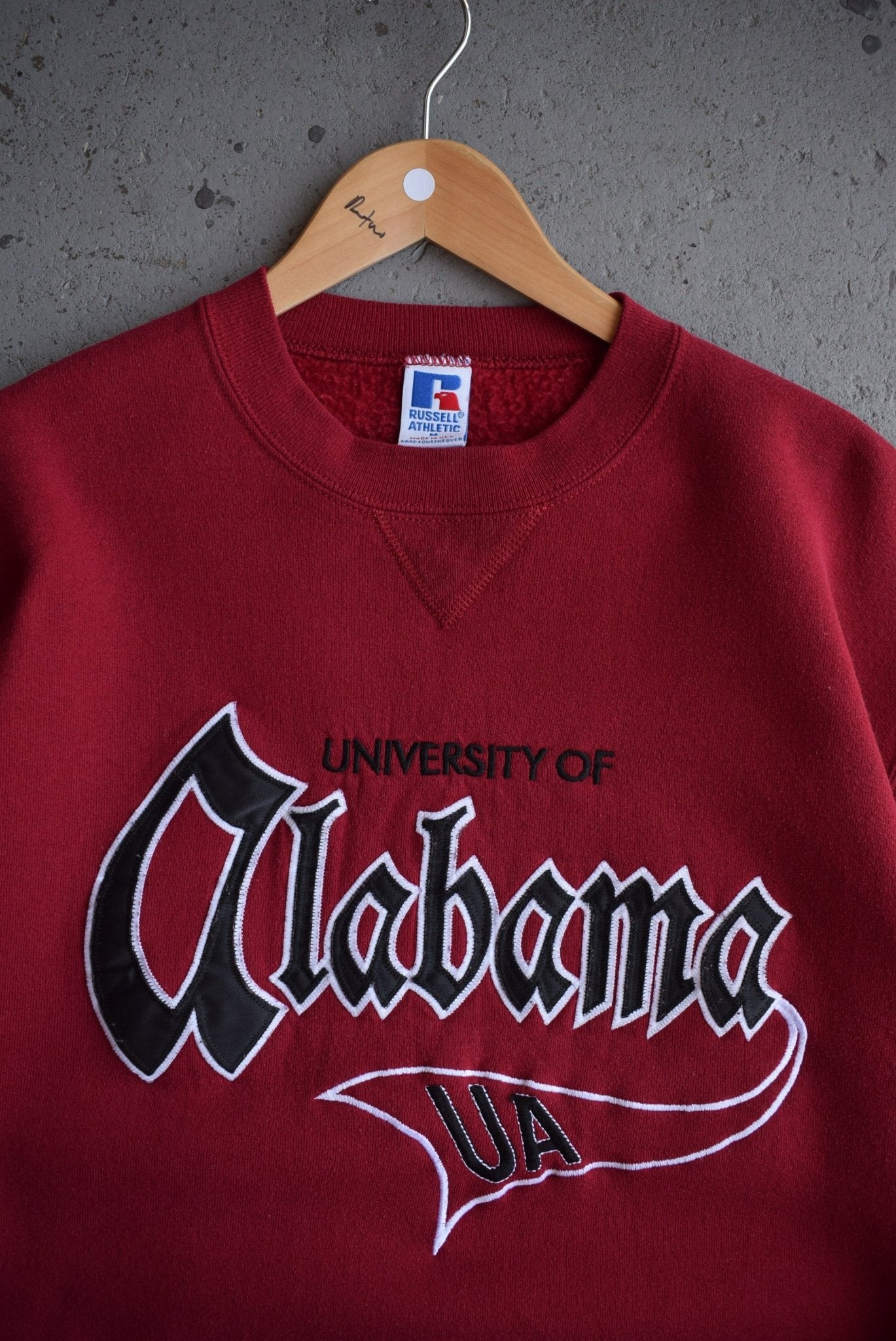 Vintage 90s Russell Athletic x University of Alabama Embroidered Crewneck (M) - Retrospective Store