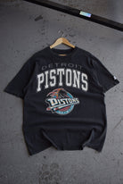 Vintage 90s Starter x NBA Detroit Pistons Tee (XL) - Retrospective Store