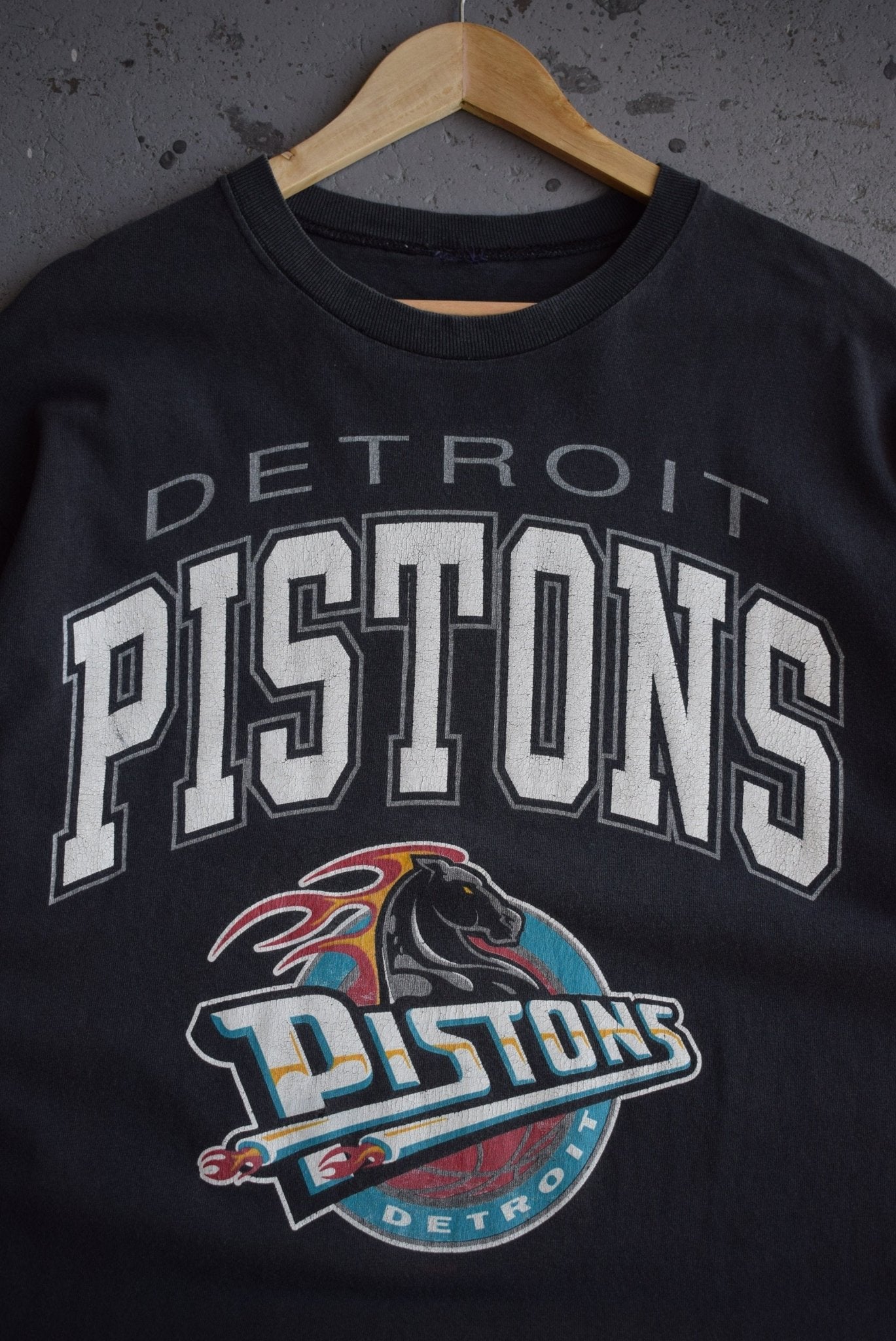 Vintage 90s Starter x NBA Detroit Pistons Tee (XL) - Retrospective Store