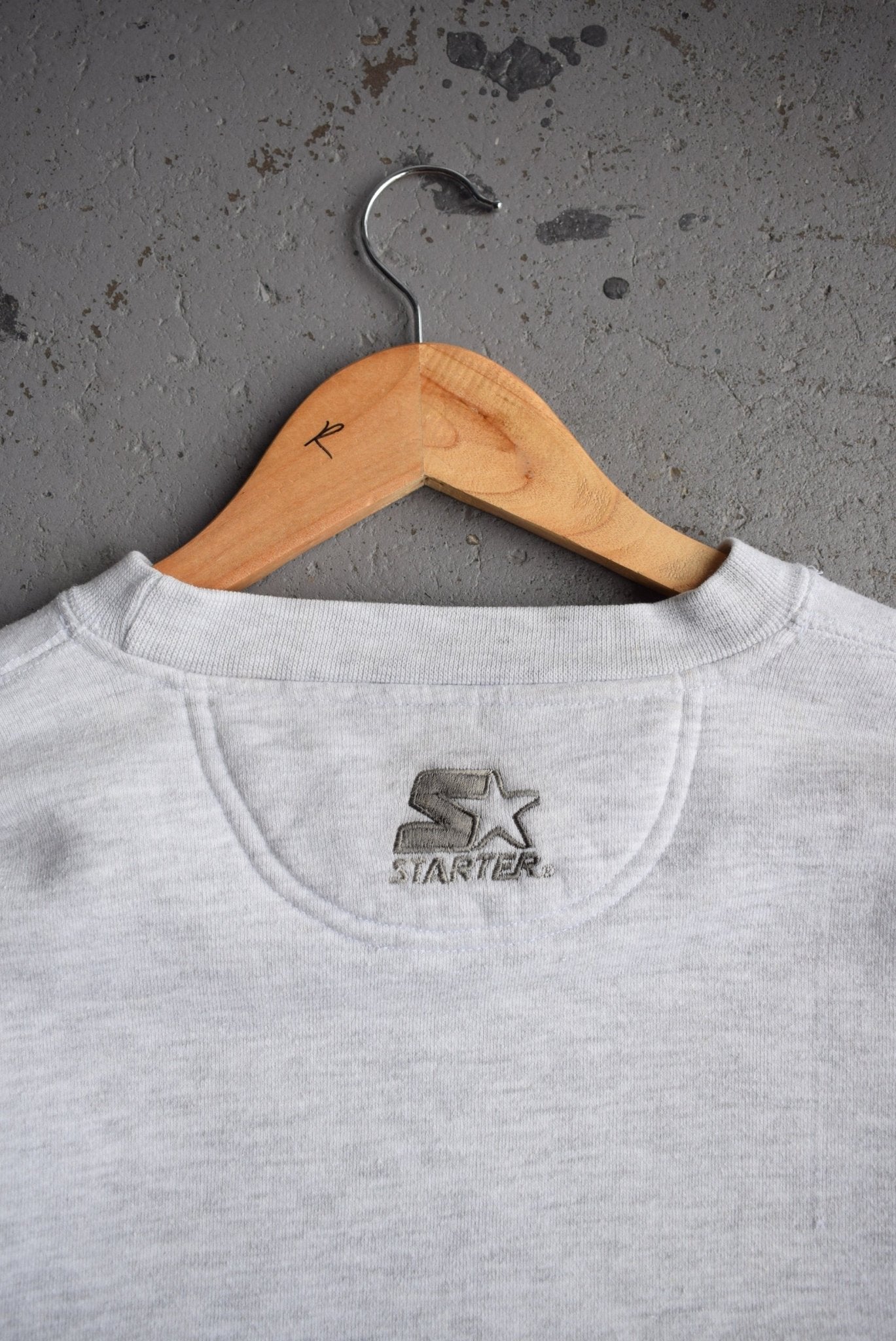 Vintage 90s Starter x NBA Houston Rockets Embroidered Crewneck (L) - Retrospective Store