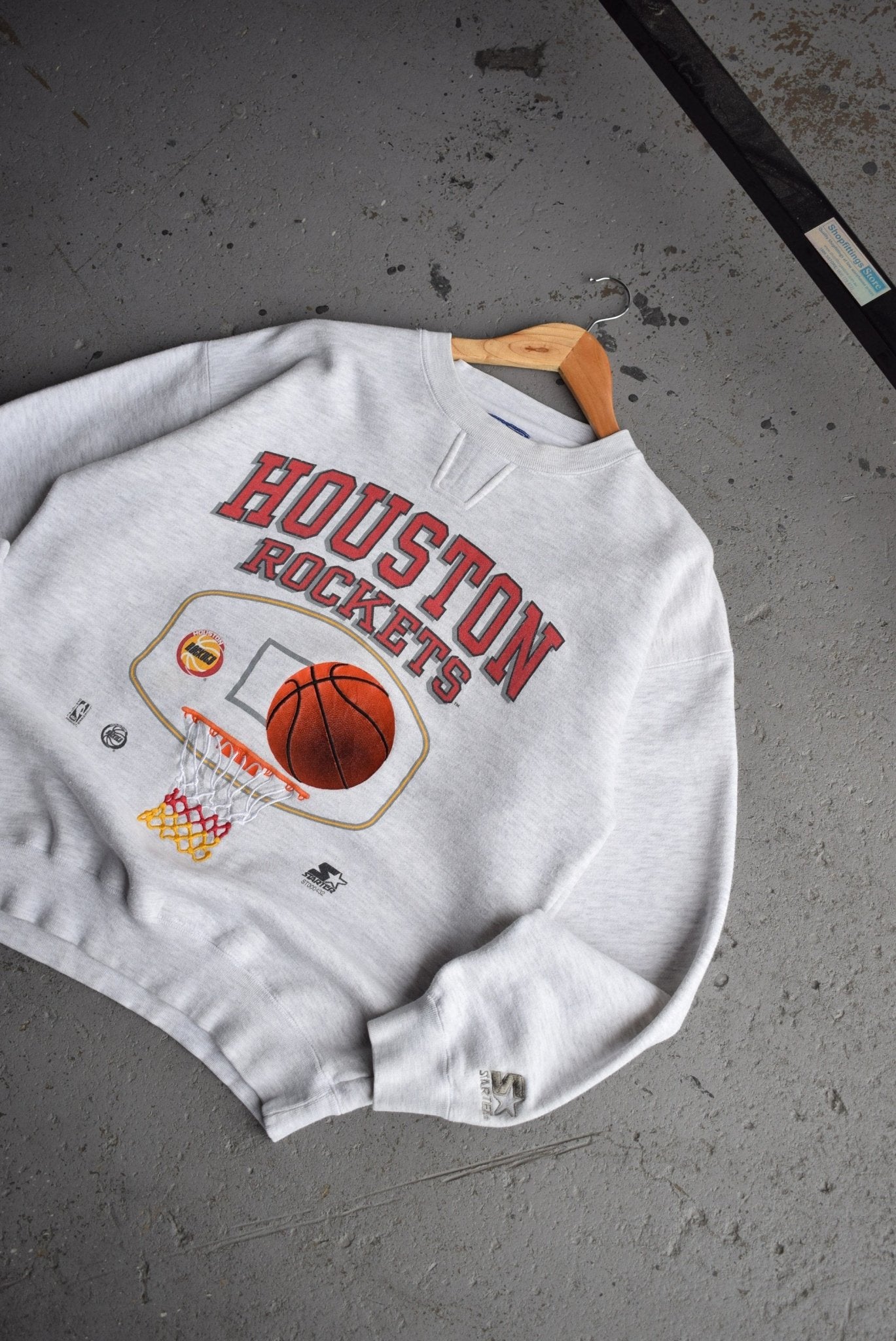 Vintage 90s Starter x NBA Houston Rockets Embroidered Crewneck (L) - Retrospective Store