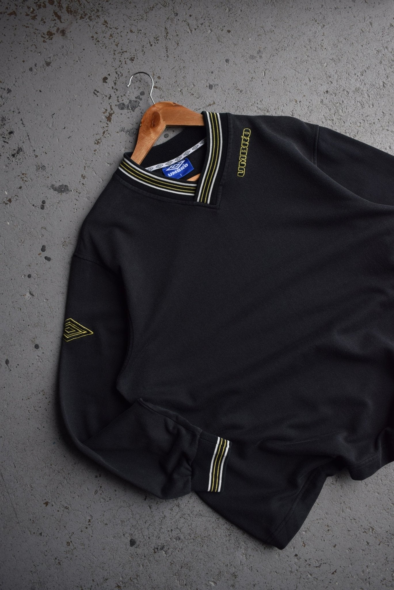Vintage 90s Umbro Embroidered Spellout Sweater (L) - Retrospective Store