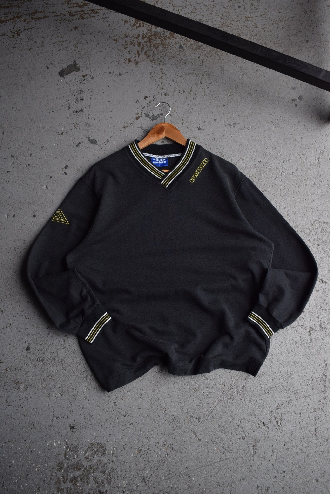 Vintage 90s Umbro Embroidered Spellout Sweater (L) - Retrospective Store