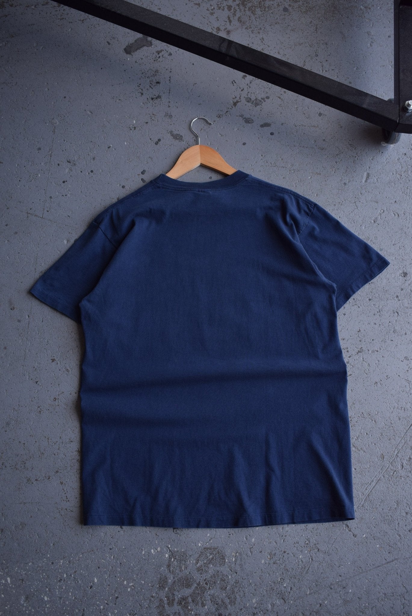 Vintage 90s University of Notre Dame 'Fightin' Irish' Tee (L) - Retrospective Store