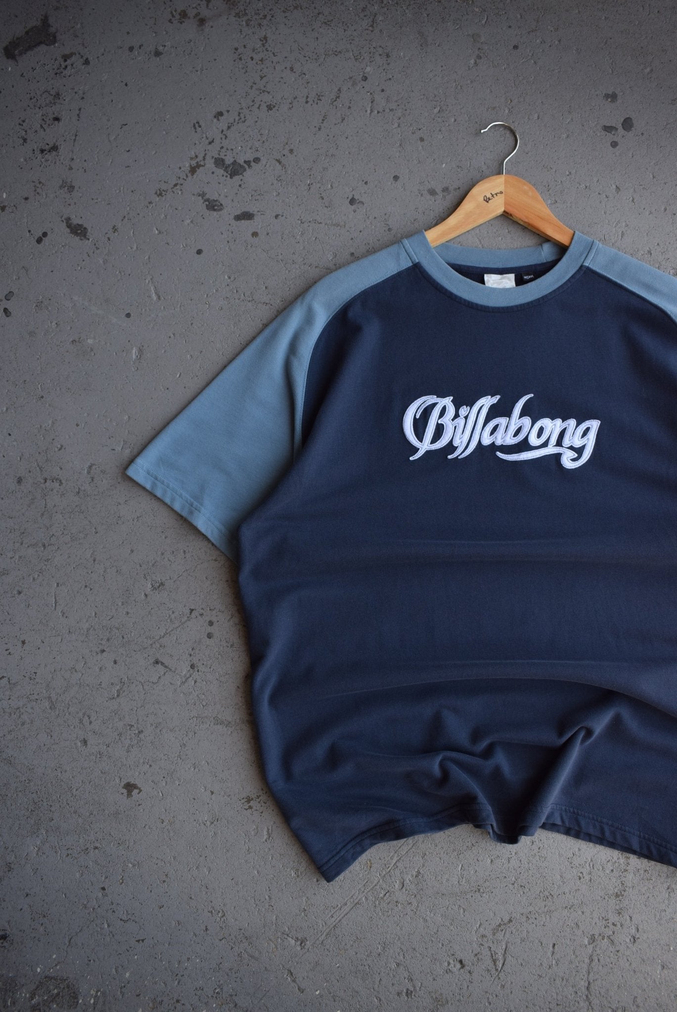 Vintage Billabong Embroidered Spellout Tee (L) - Retrospective Store