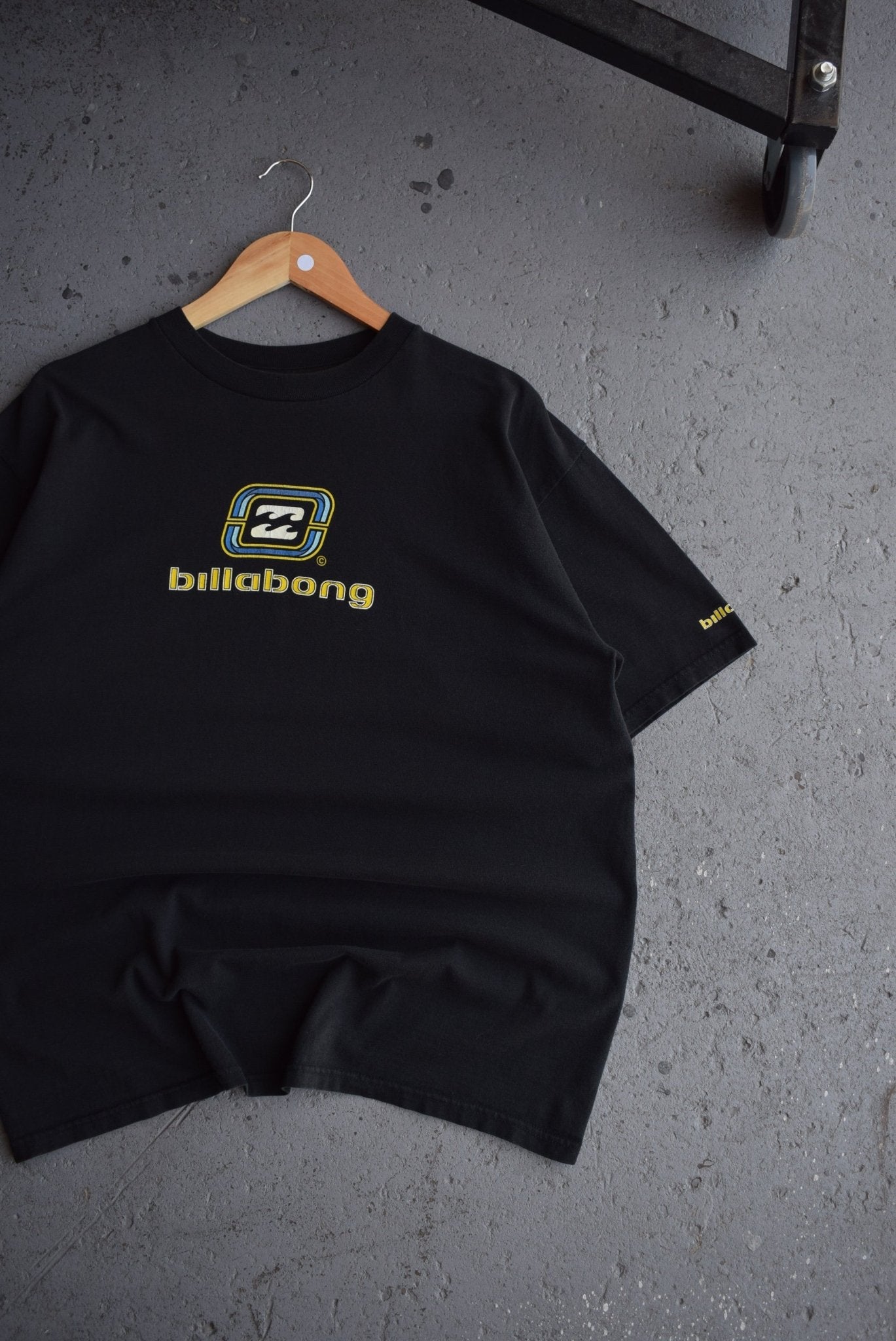 Vintage Billabong Spellout Tee (L) - Retrospective Store