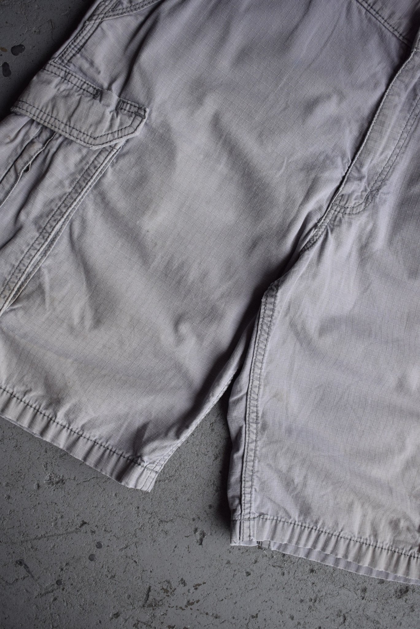 Vintage Carhartt Cargo Shorts (36) - Retrospective Store