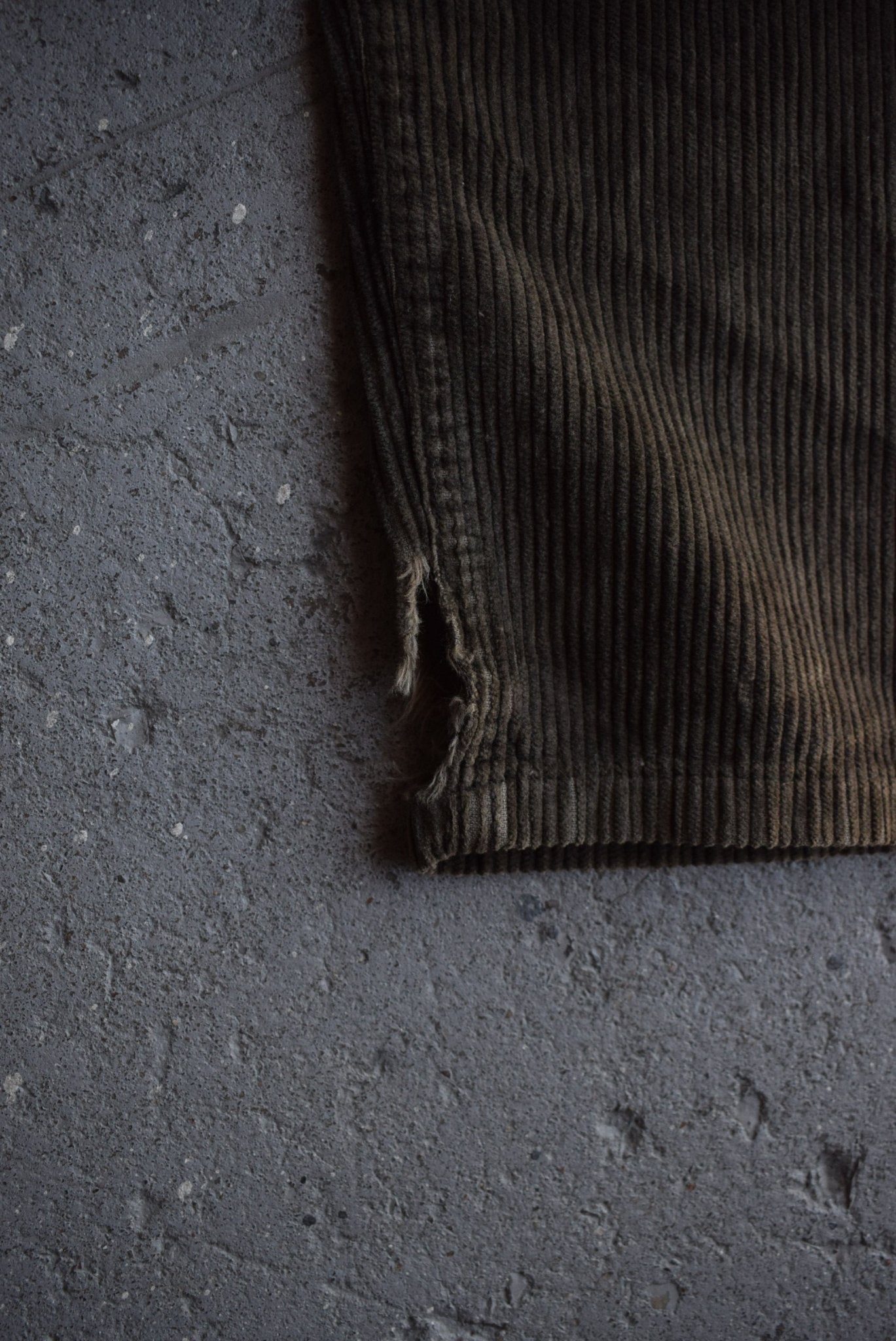 Vintage Carhartt Corduroy Pants (34) - Retrospective Store