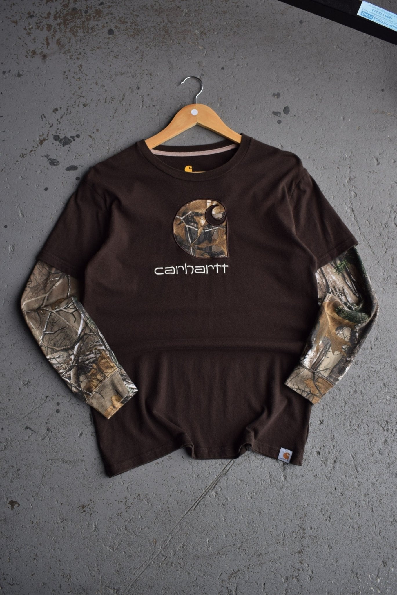 Vintage Carhartt x Real Tree Embroidered Spellout Long Sleeve Tee (S) - Retrospective Store