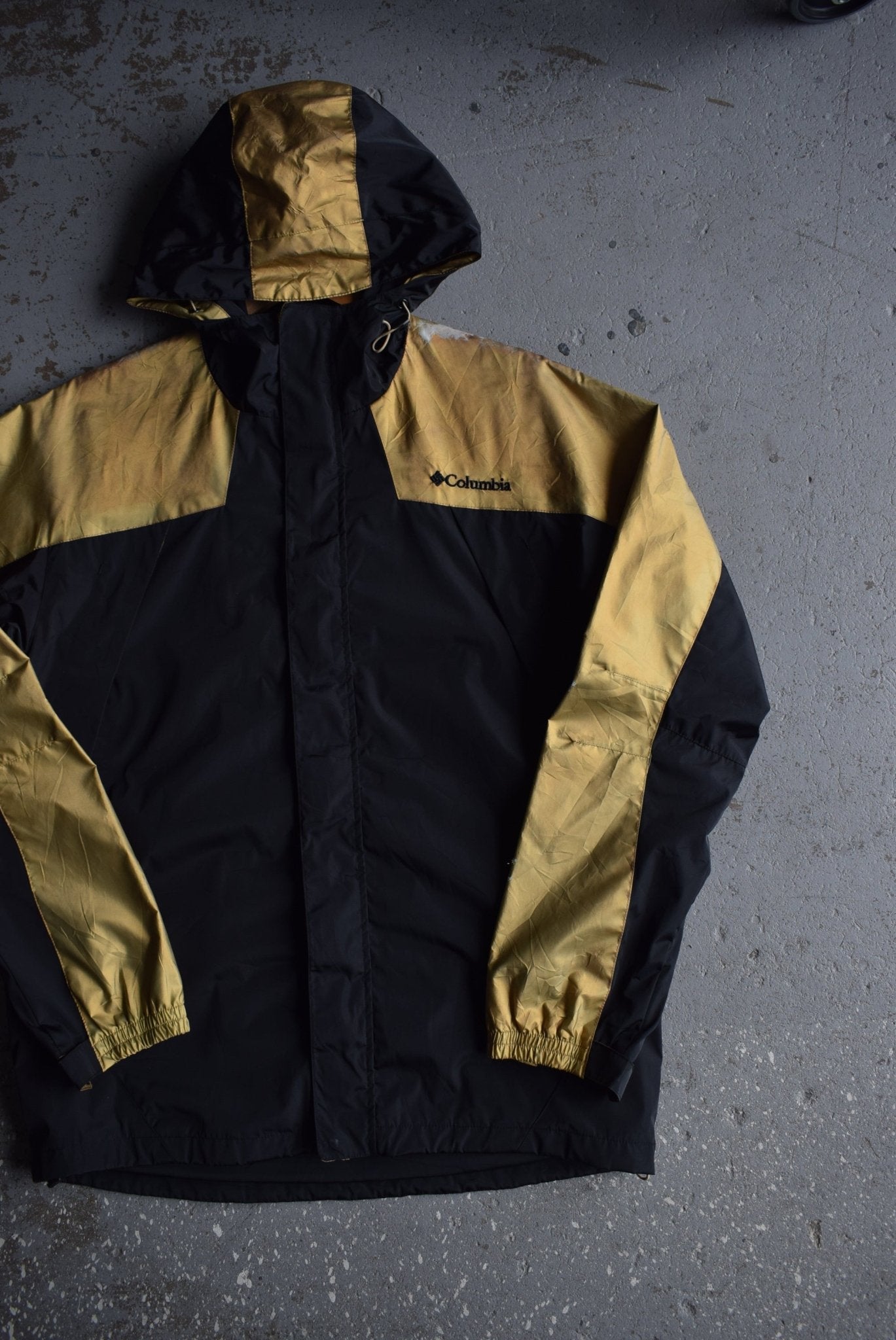 Vintage Columbia Classic Logo Embroidered Expedition Jacket (L/XL) - Retrospective Store