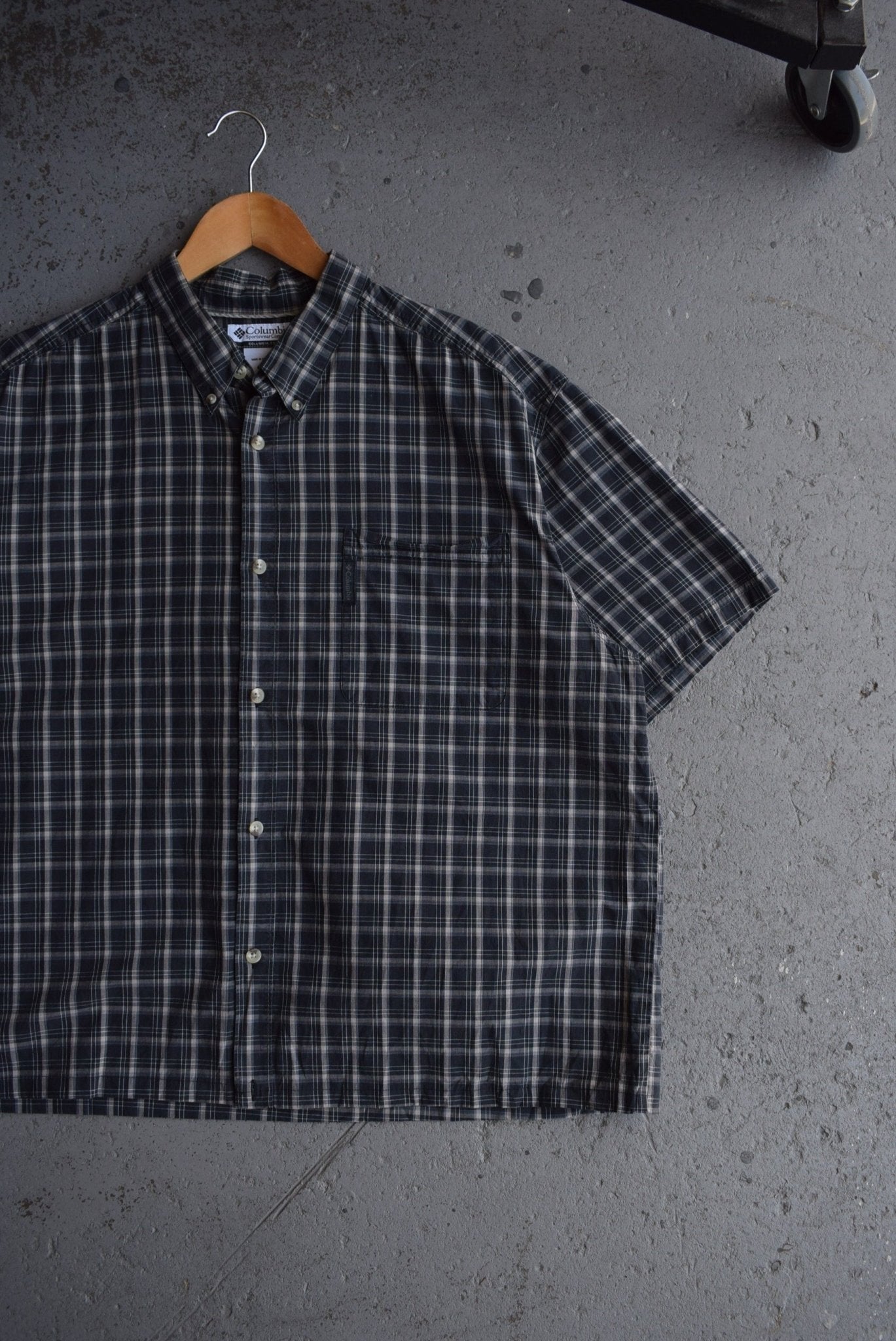 Vintage Columbia Cropped Button Up (XL/XXL) - Retrospective Store