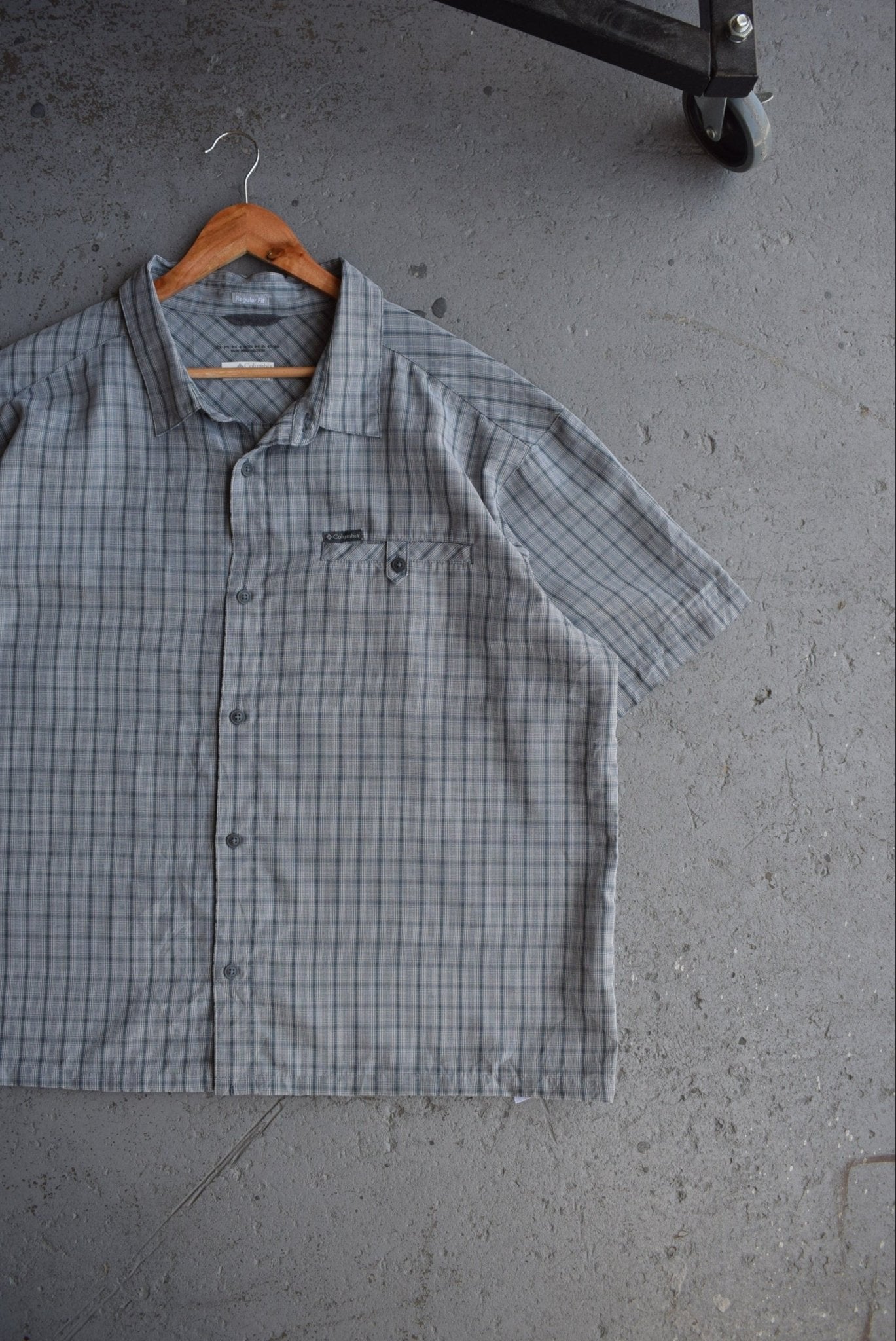 Vintage Columbia Cropped Button Up (XL/XXL) - Retrospective Store
