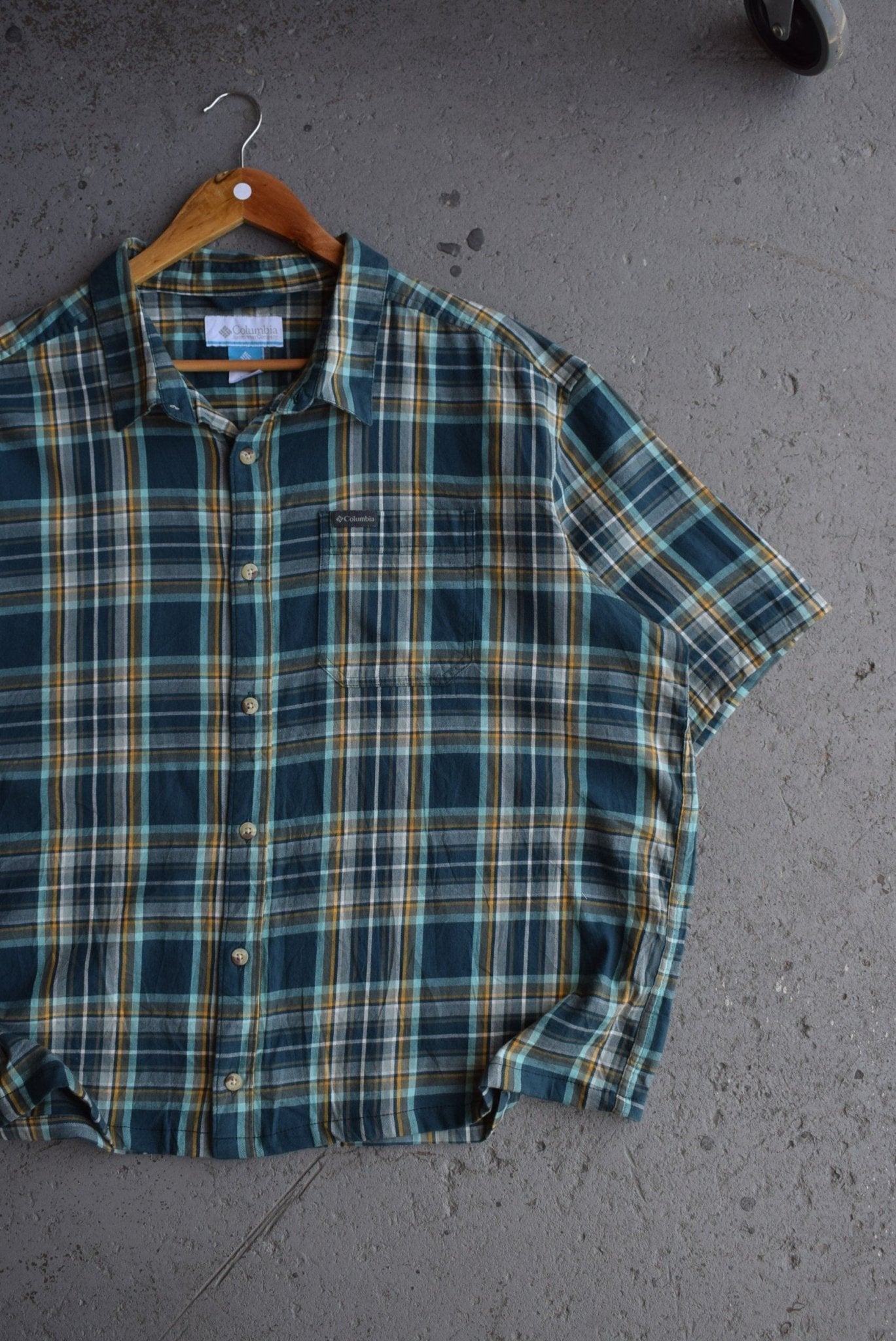 Vintage Columbia Cropped Button Up (XXL) - Retrospective Store
