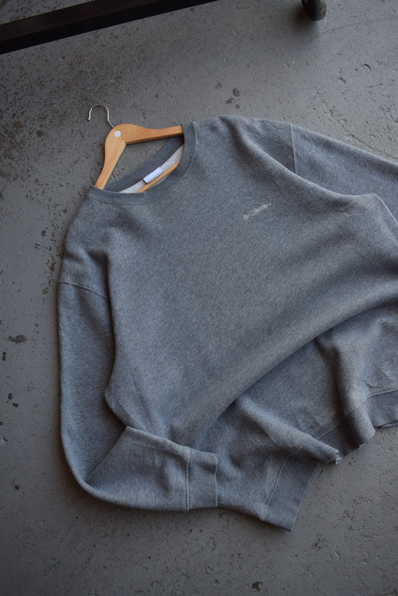 Vintage Columbia Spellout Embroidered Crewneck (XXL) - Retrospective Store