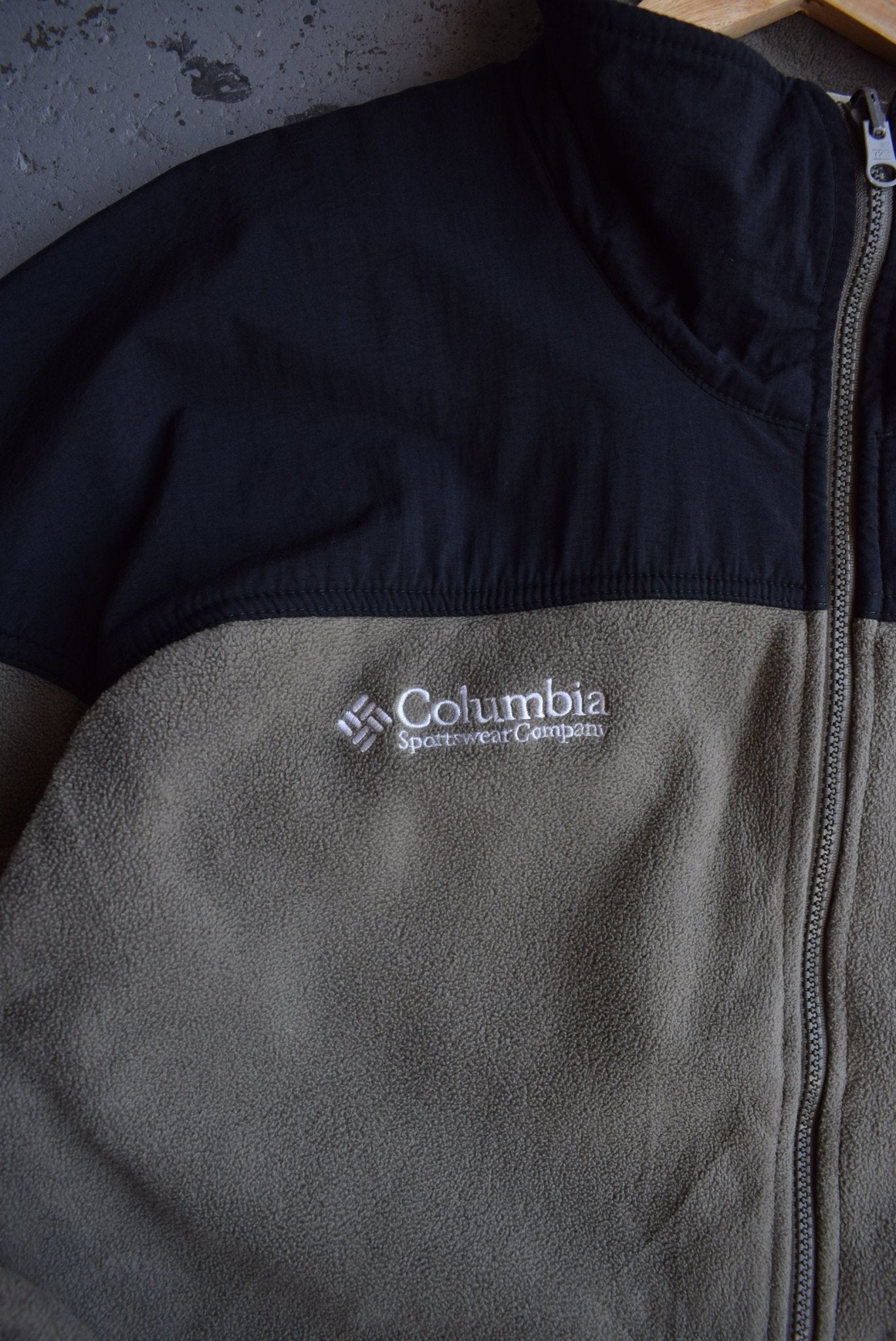 Vintage Columbia Sportswear Embroidered Fleece Jacket (L) - Retrospective Store