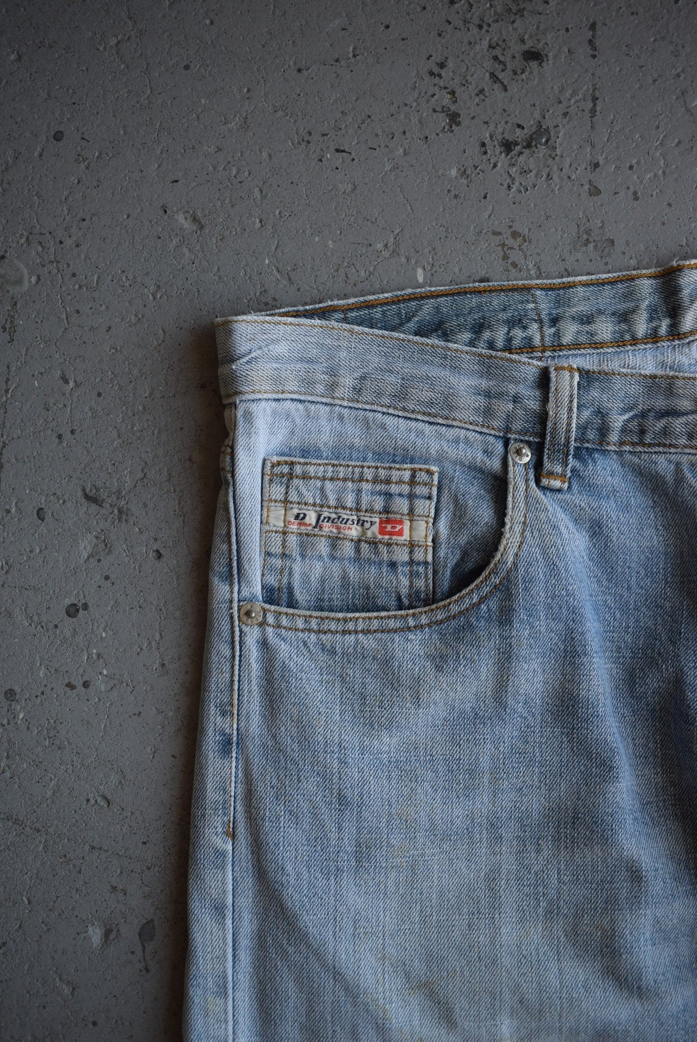 Vintage Diesel Denim Division Jeans (34) - Retrospective Store