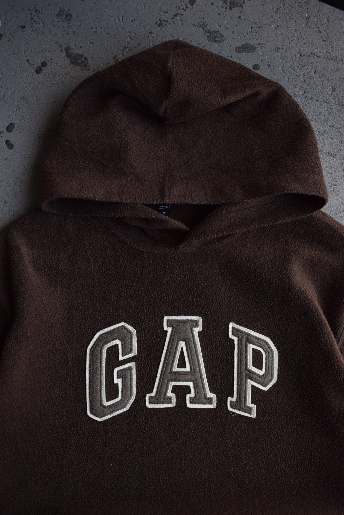 Vintage GAP Spellout Embroidered Fleece Hoodie (M) - Retrospective Store