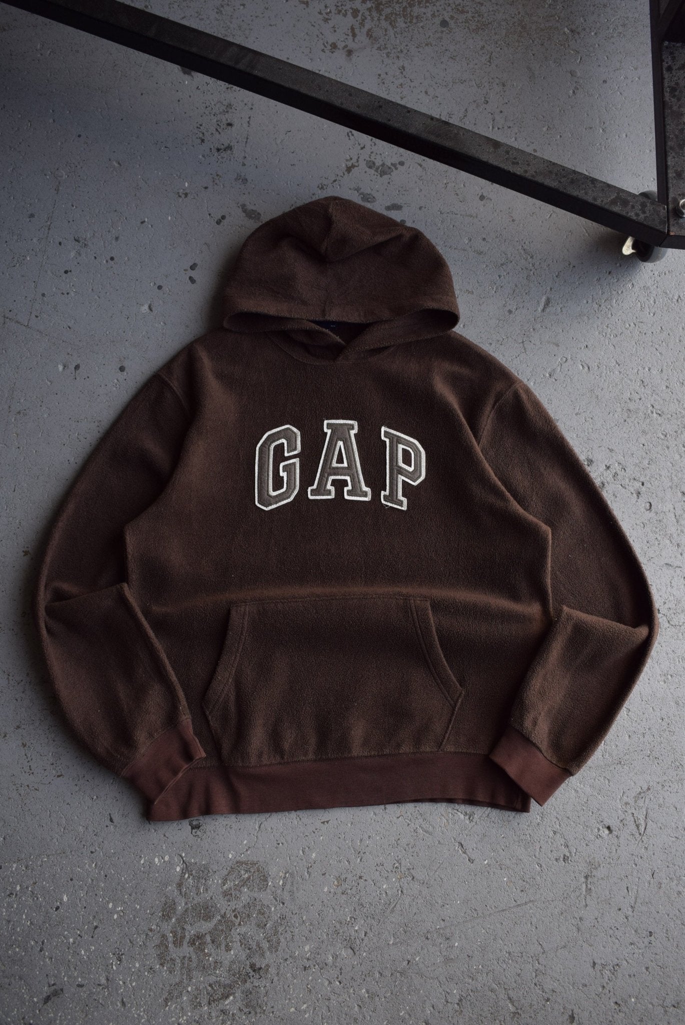 Vintage GAP Spellout Embroidered Fleece Hoodie (M) - Retrospective Store