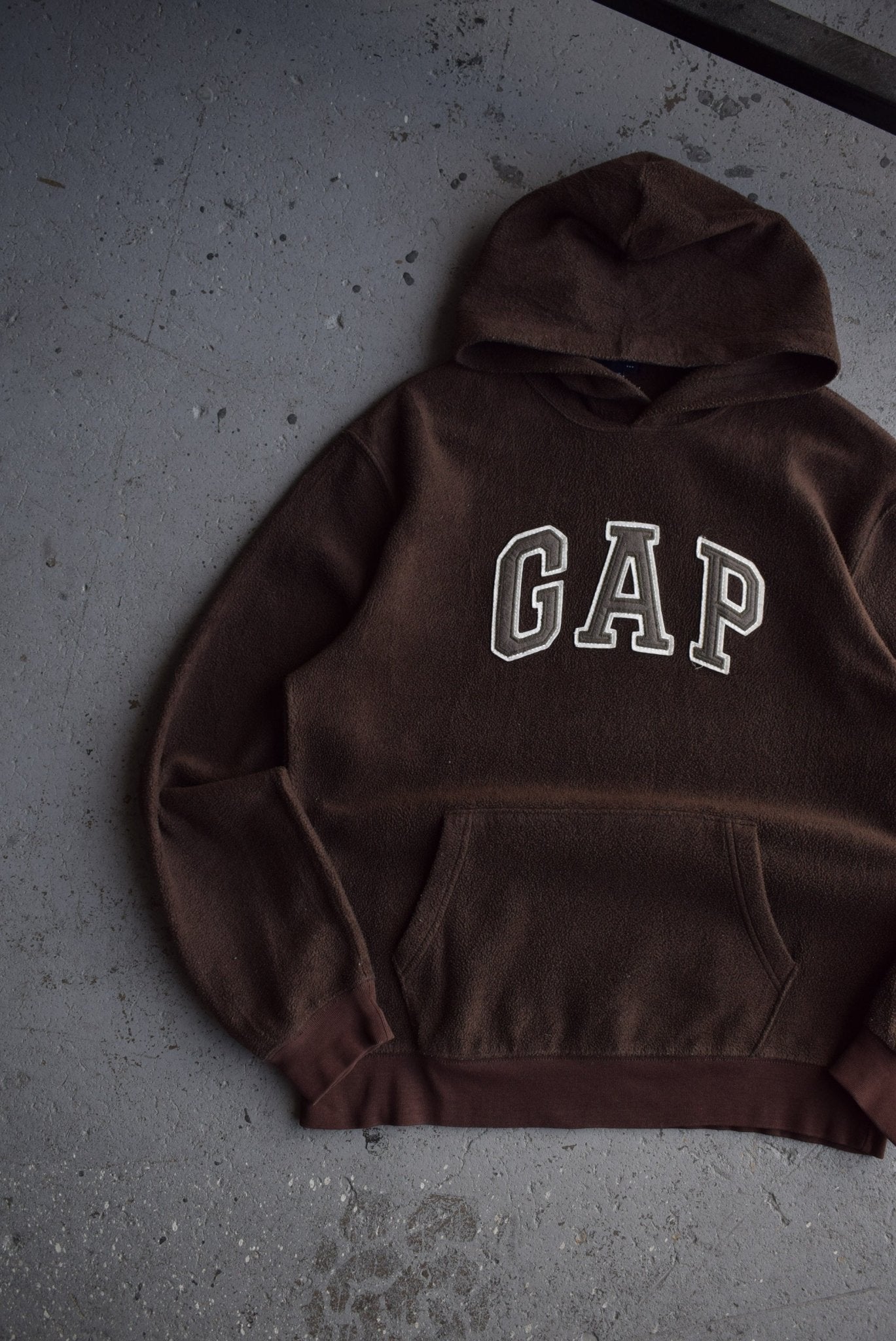 Vintage GAP Spellout Embroidered Fleece Hoodie (M) - Retrospective Store