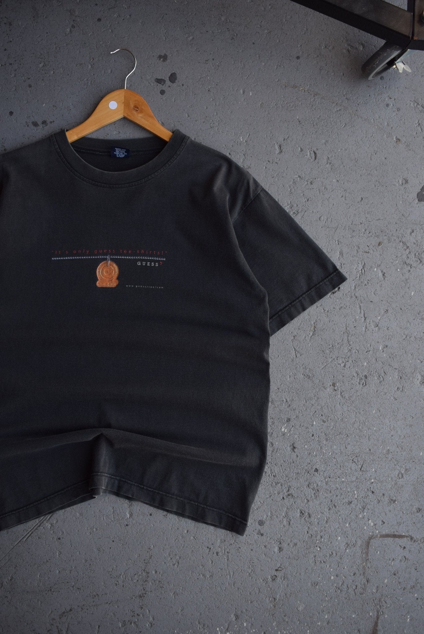 Vintage Guess Jeans Spellout Tee (M) - Retrospective Store