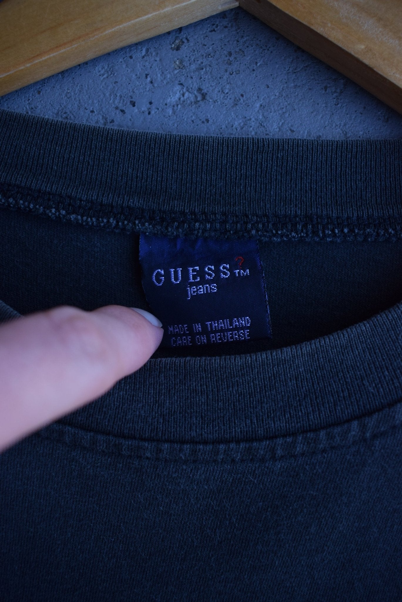 Vintage Guess Jeans Spellout Tee (M) - Retrospective Store