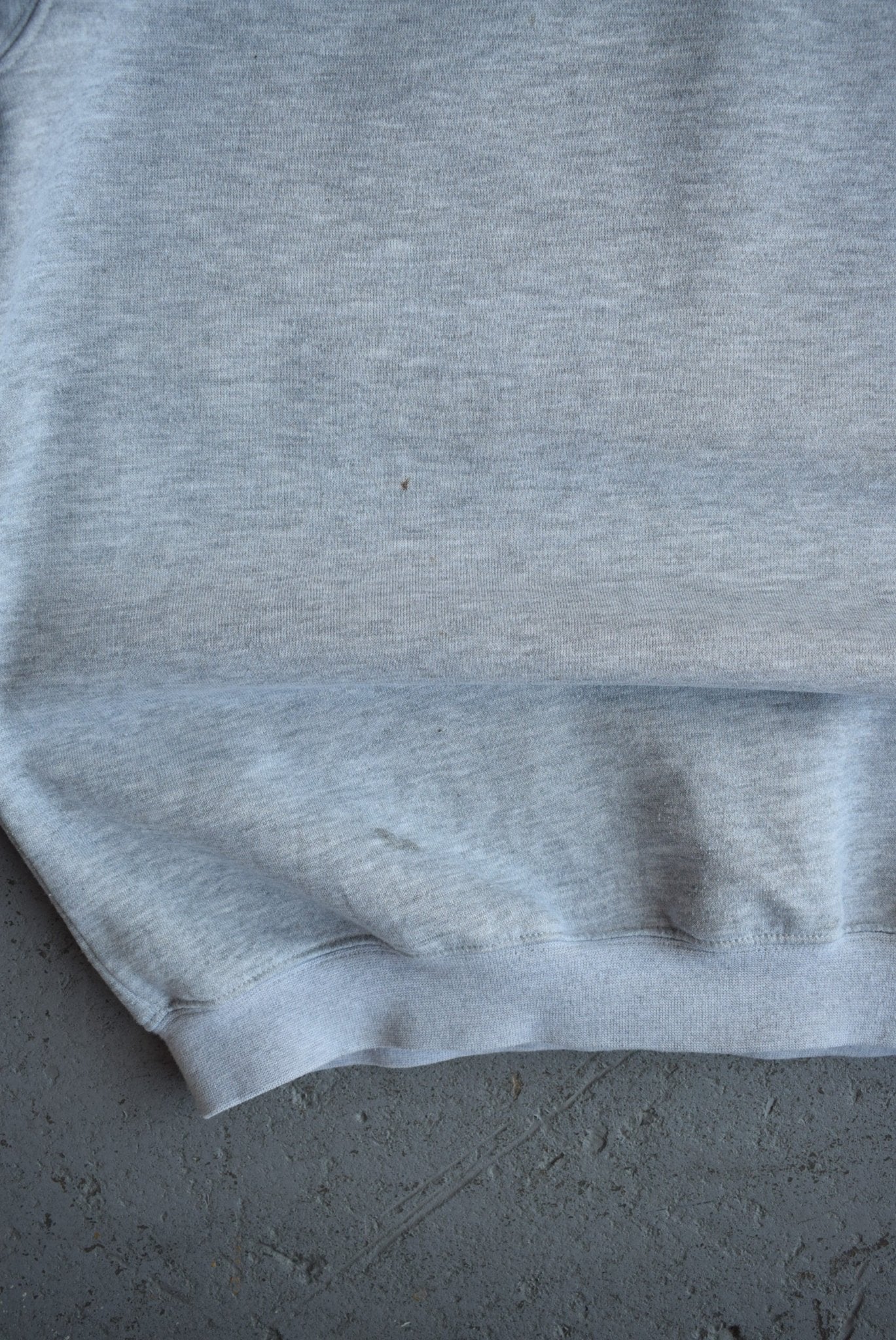 Vintage Hooters Las Vegas Embroidered Crewneck (L) - Retrospective Store