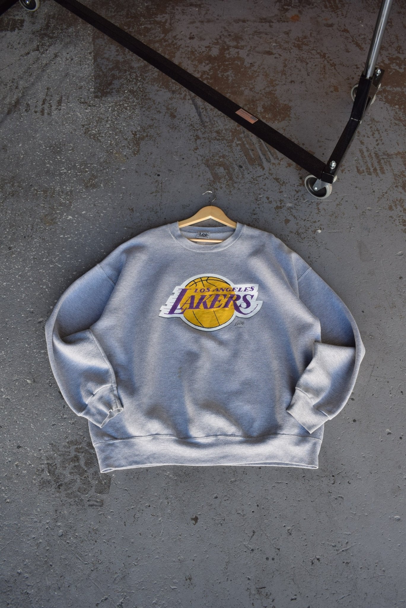 Vintage LEE Sports x NBA Los Angeles Lakers Crewneck (XXL) - Retrospective Store