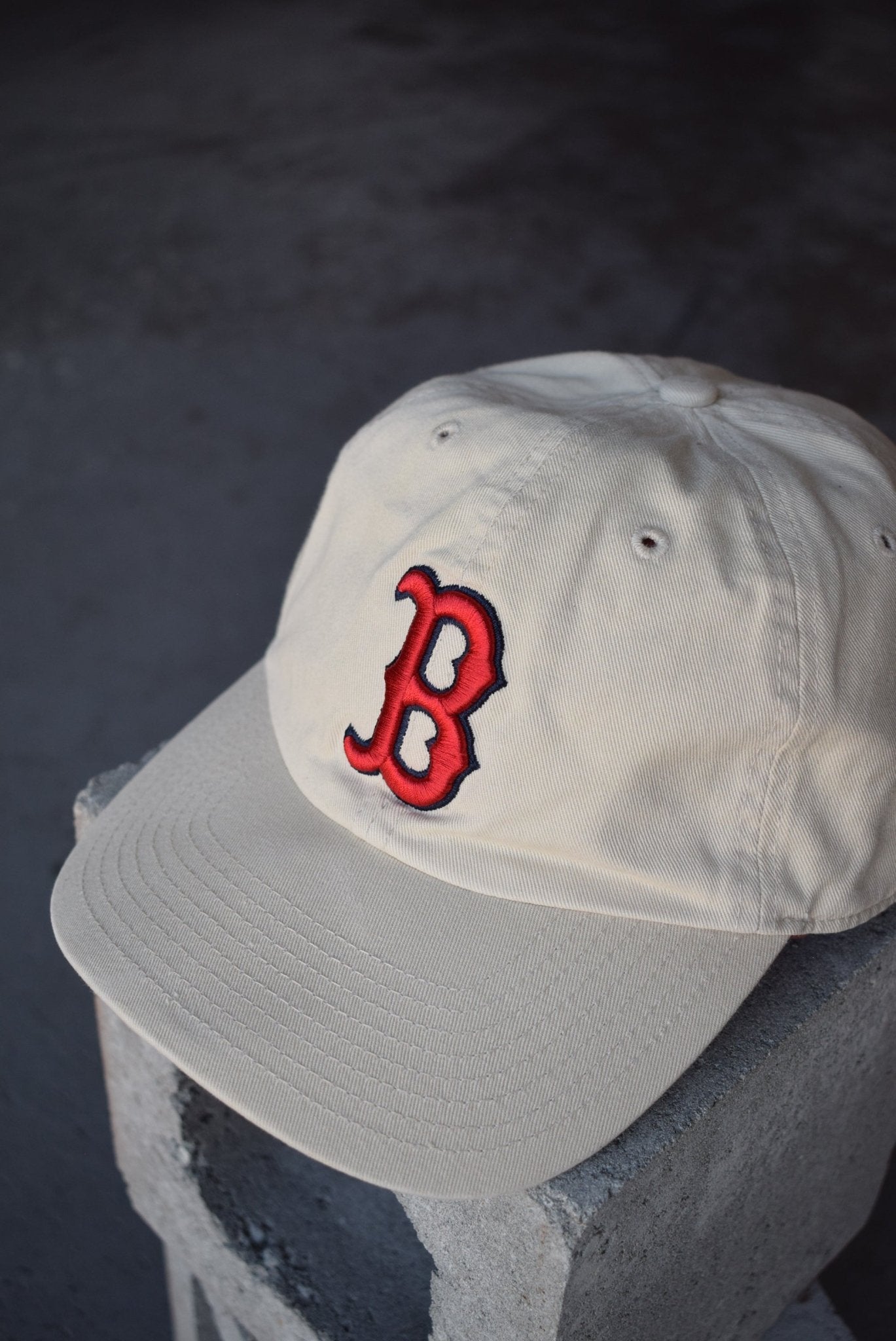 Vintage MLB Boston Red Sox Embroidered Hat - Retrospective Store