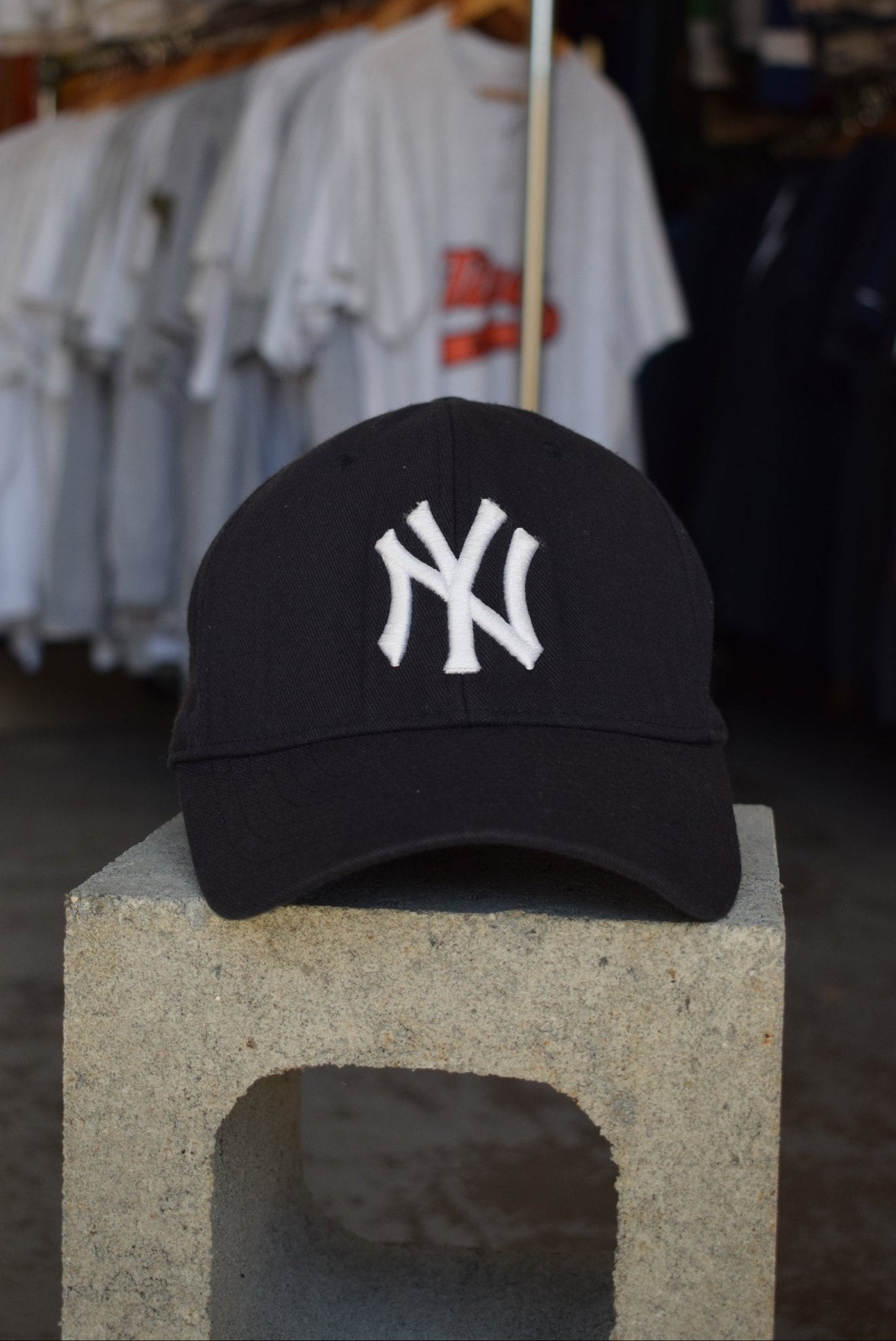 Vintage MLB New York Yankees Embroidered Hat - Retrospective Store