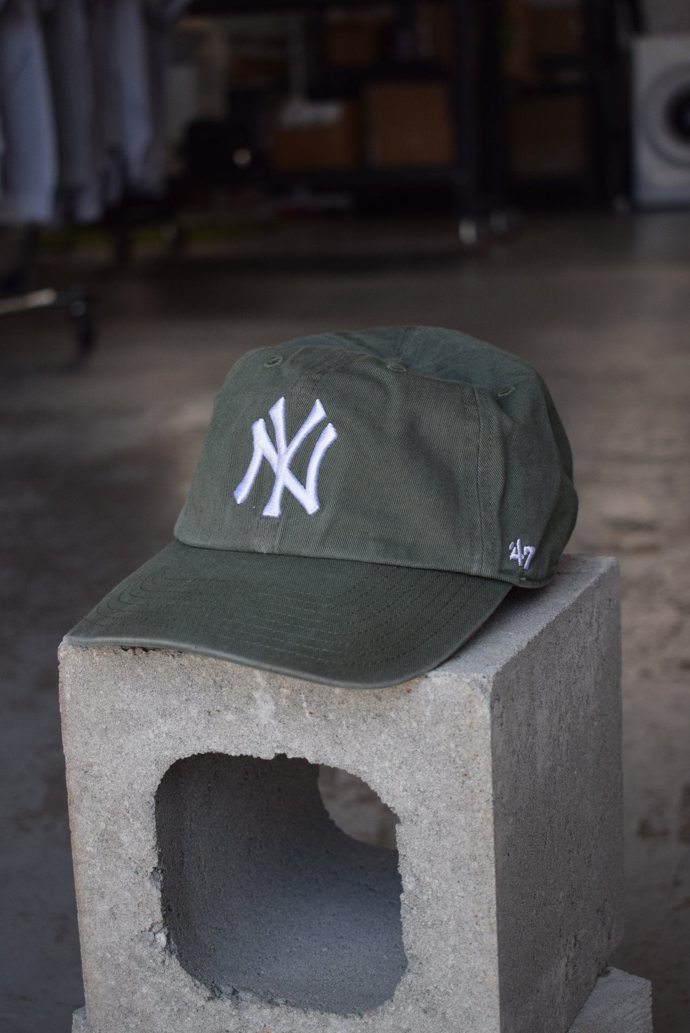 Vintage MLB New York Yankees Embroidered Hat - Retrospective Store