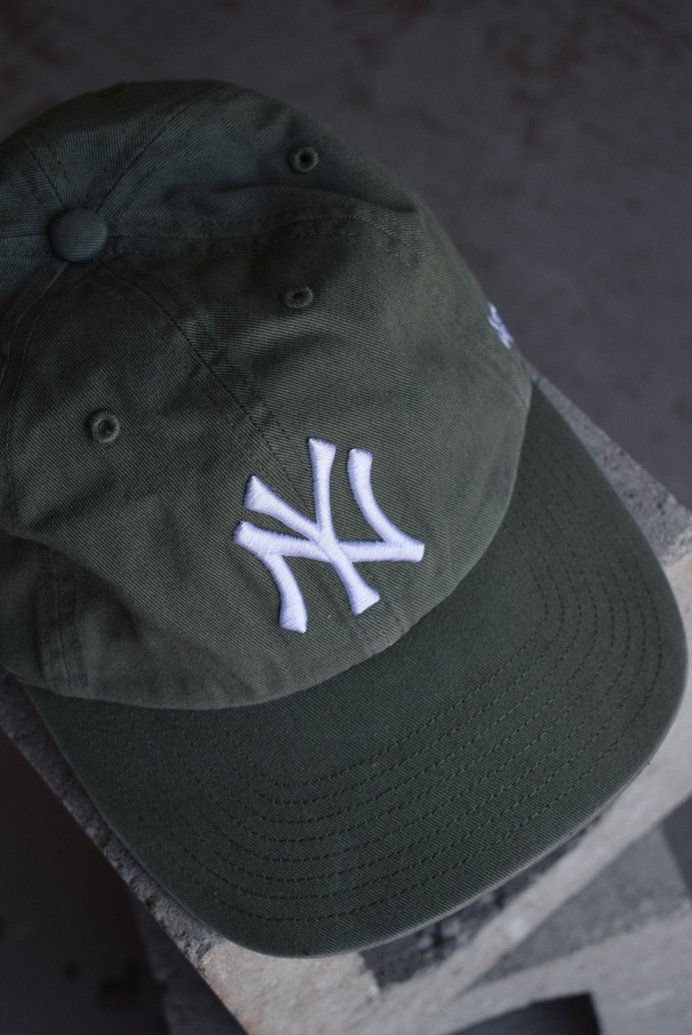 Vintage MLB New York Yankees Embroidered Hat - Retrospective Store