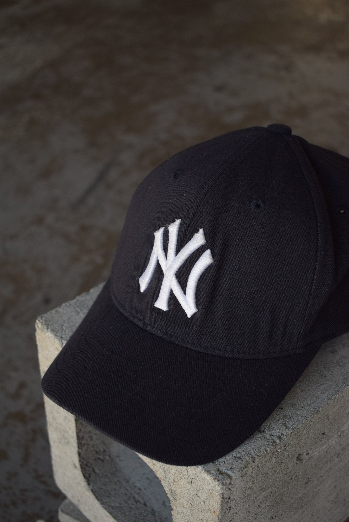 Vintage MLB New York Yankees Embroidered Hat - Retrospective Store