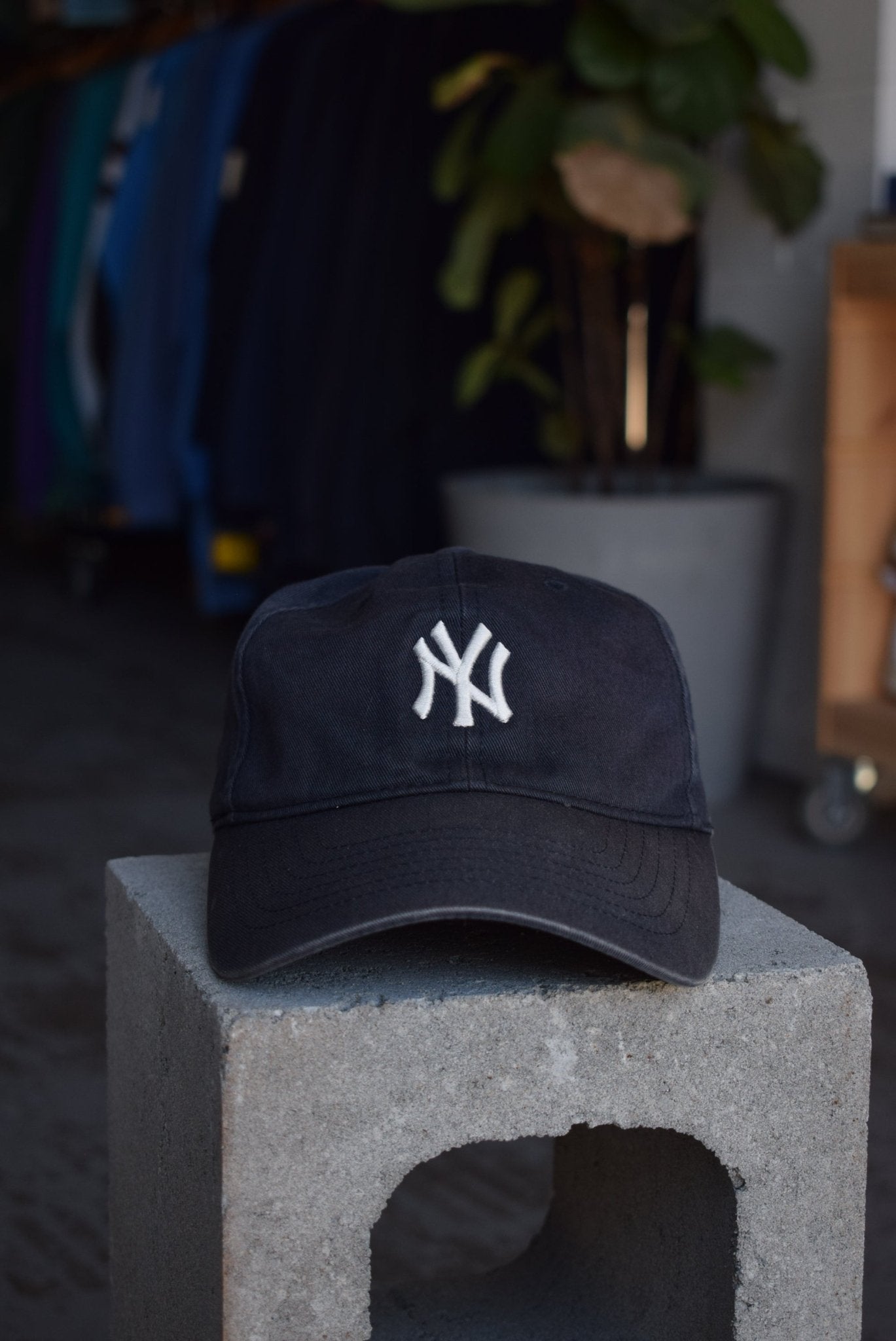 Vintage MLB New York Yankees Embroidered Hat - Retrospective Store