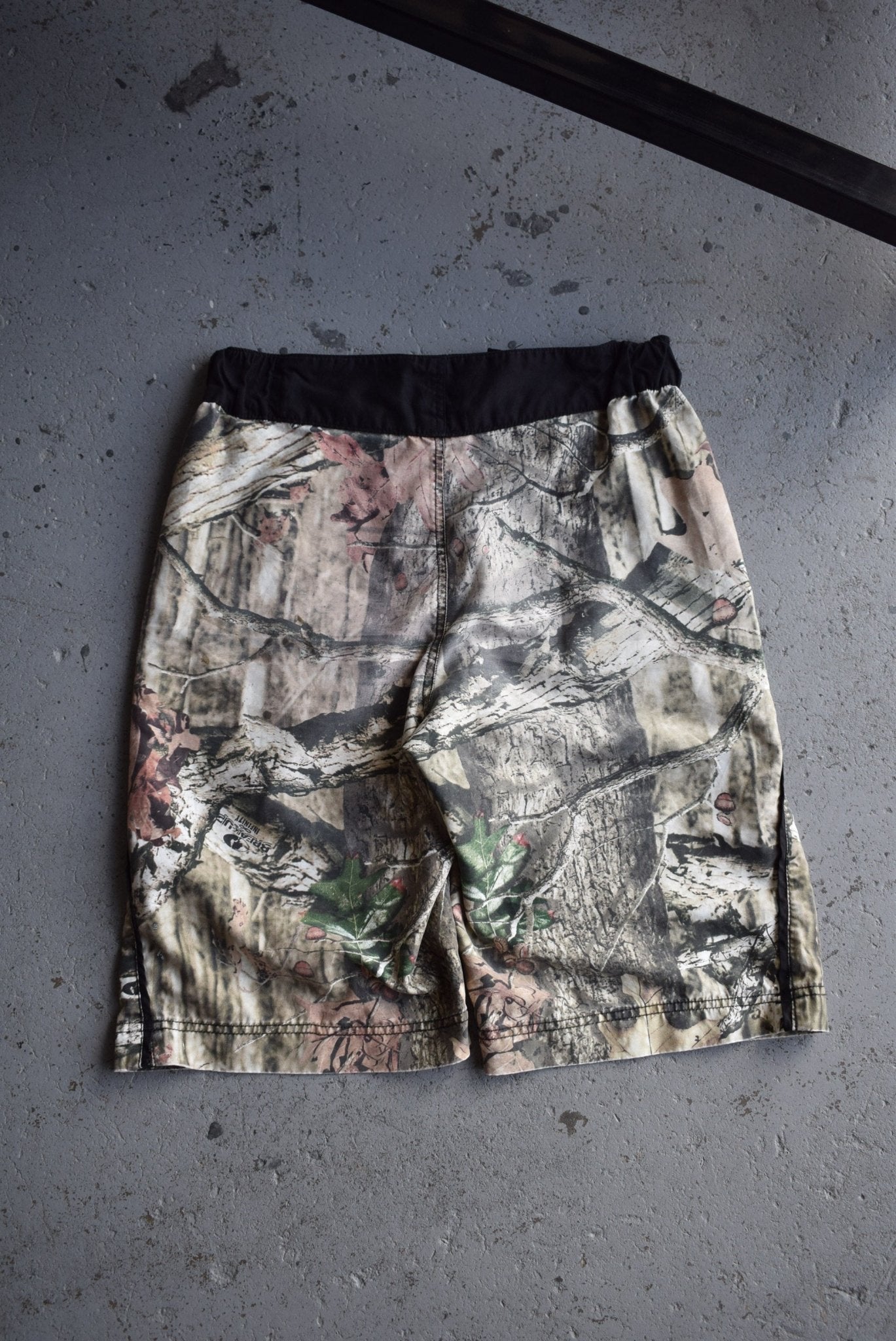 Vintage Mossy - Oak Camo Board Shorts (30) - Retrospective Store