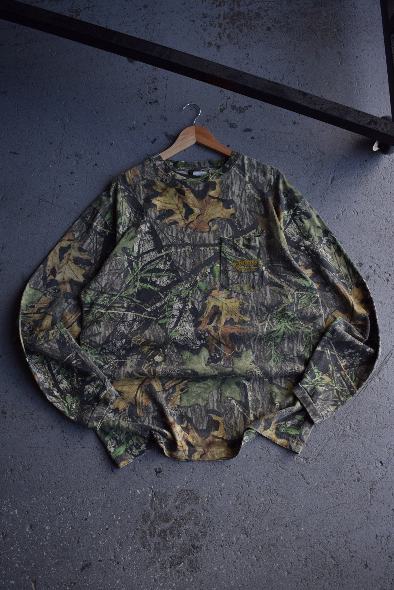 Vintage Mossy - Oak NWTF Long Sleeve Pocket Tee (XL) - Retrospective Store