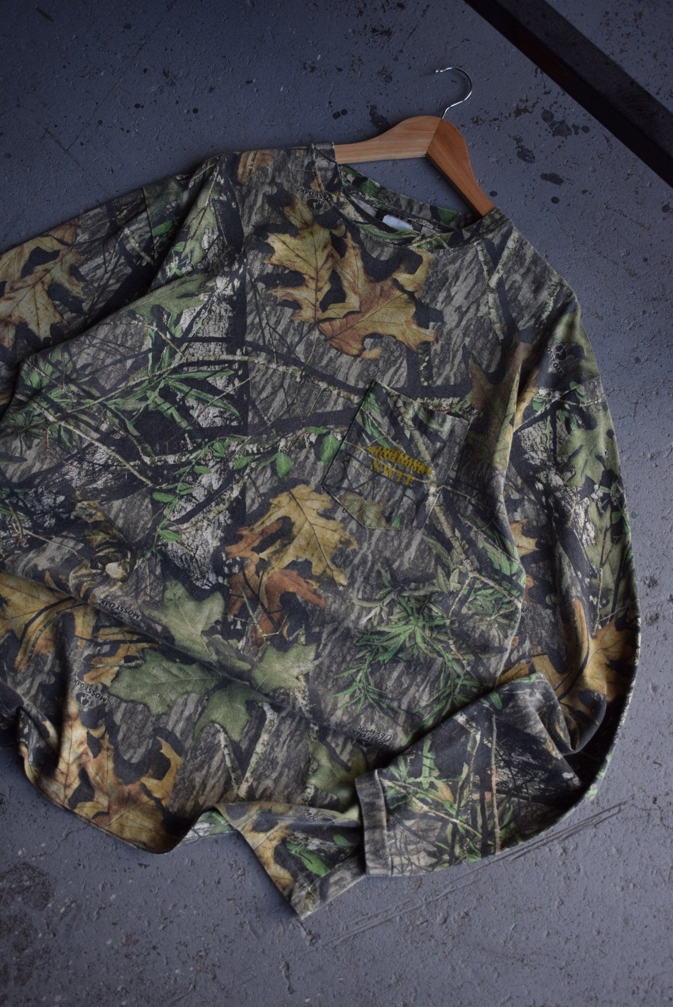 Vintage Mossy - Oak NWTF Long Sleeve Pocket Tee (XL) - Retrospective Store