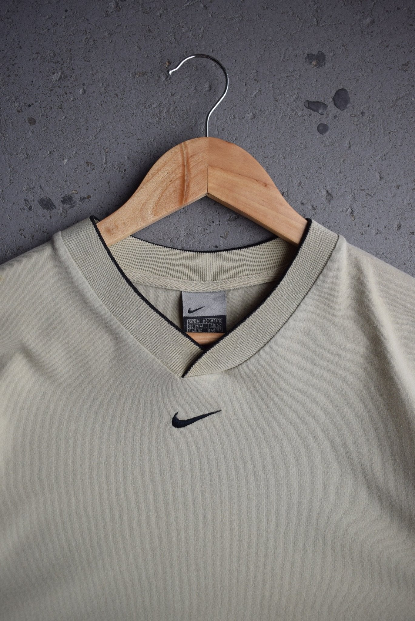 Vintage Nike Centre Swoosh Embroidered Tee (L) - Retrospective Store