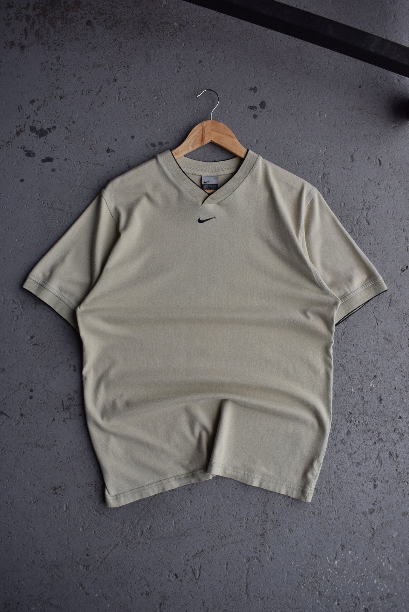 Vintage Nike Centre Swoosh Embroidered Tee (L) - Retrospective Store