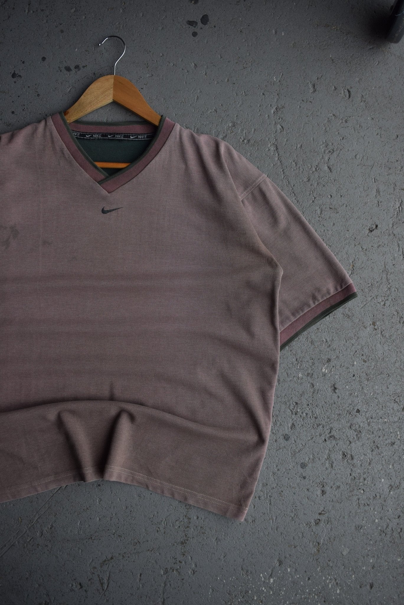 Vintage Nike Centre Swoosh Embroidered Tee (L) - Retrospective Store