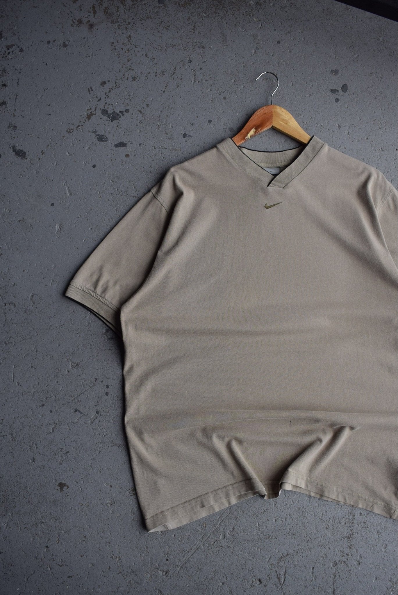 Vintage Nike Centre Swoosh Embroidered Tee (XL) - Retrospective Store