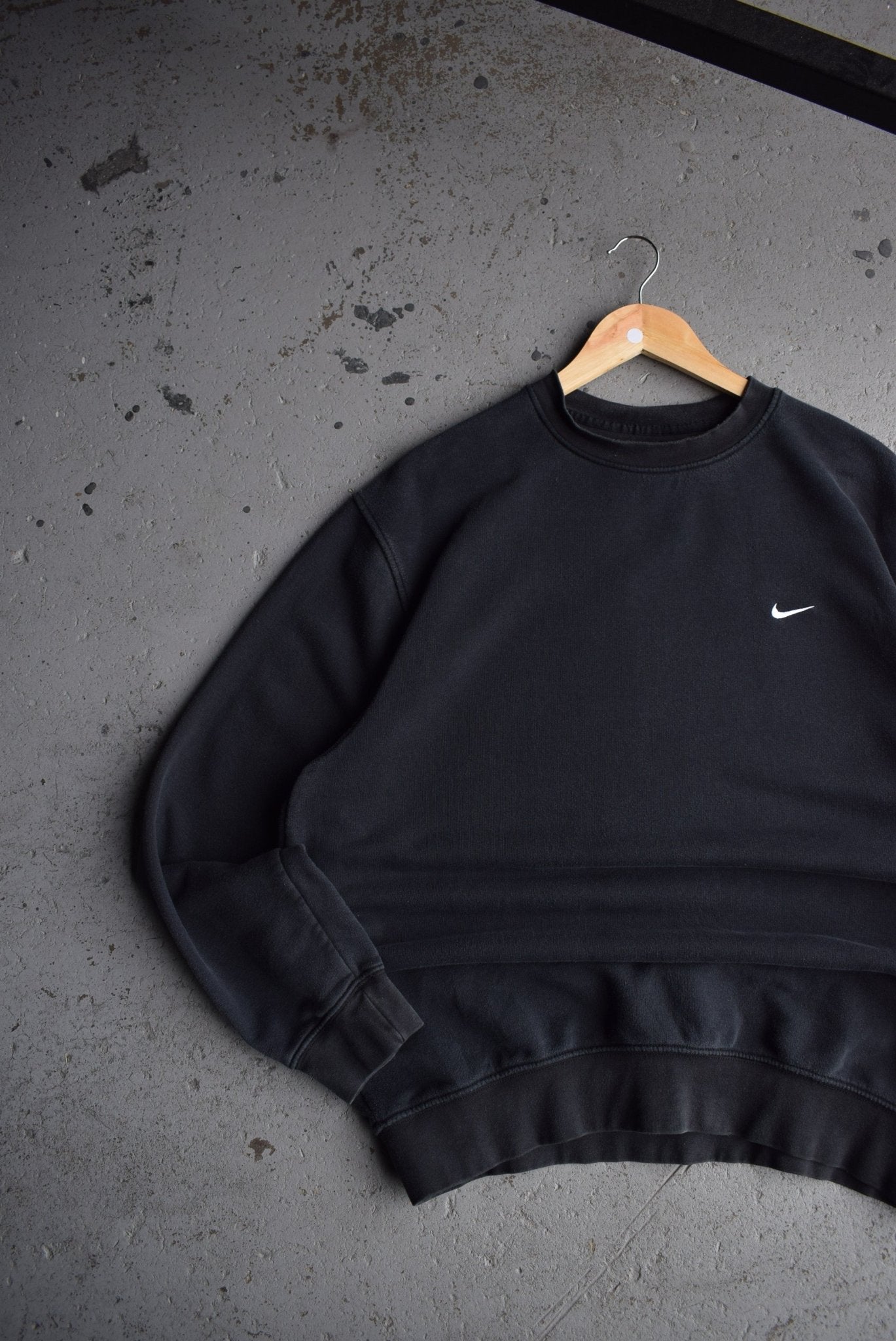 Vintage Nike Classic Logo Embroidered Crewneck (L) - Retrospective Store