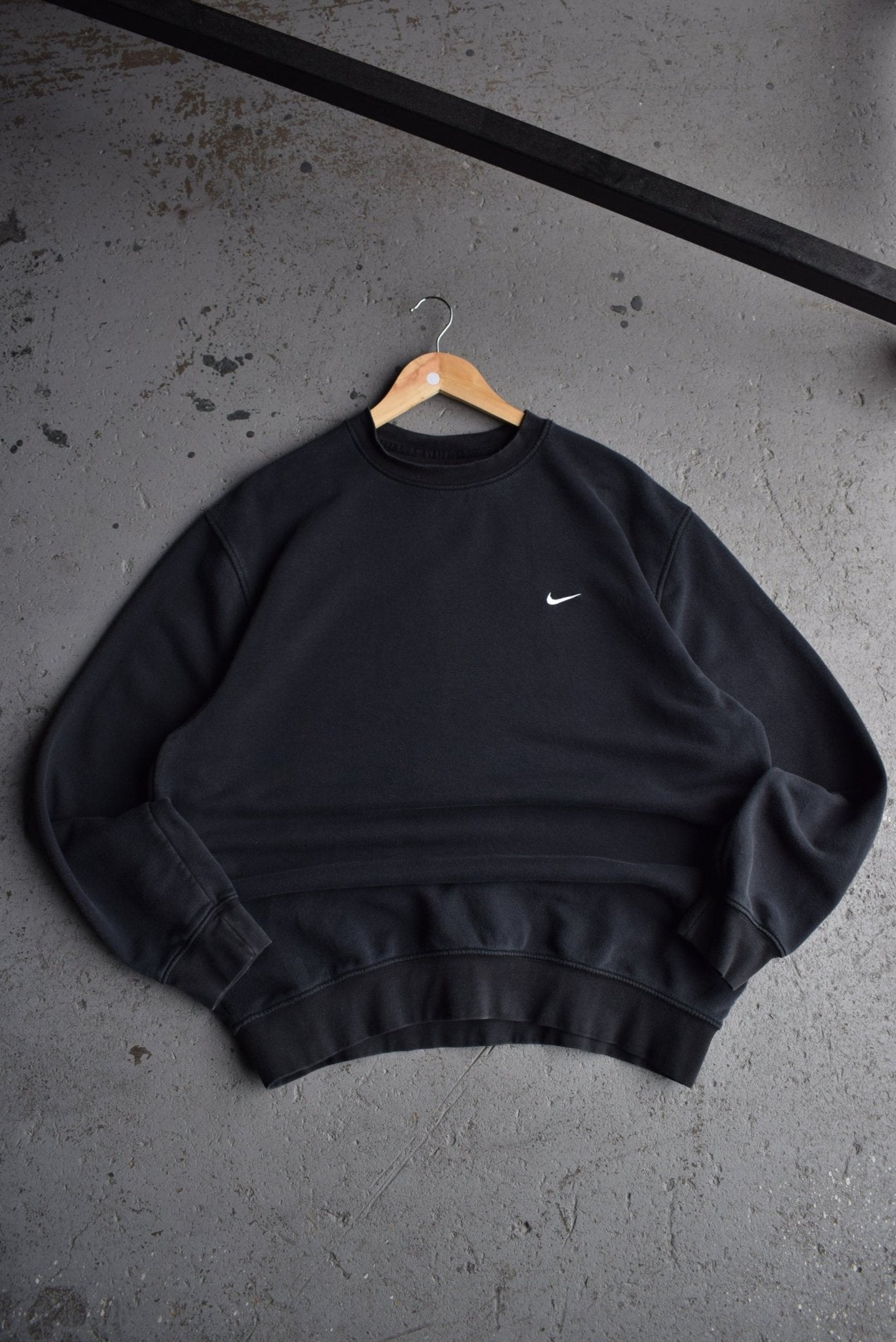 Vintage Nike Classic Logo Embroidered Crewneck (L) - Retrospective Store