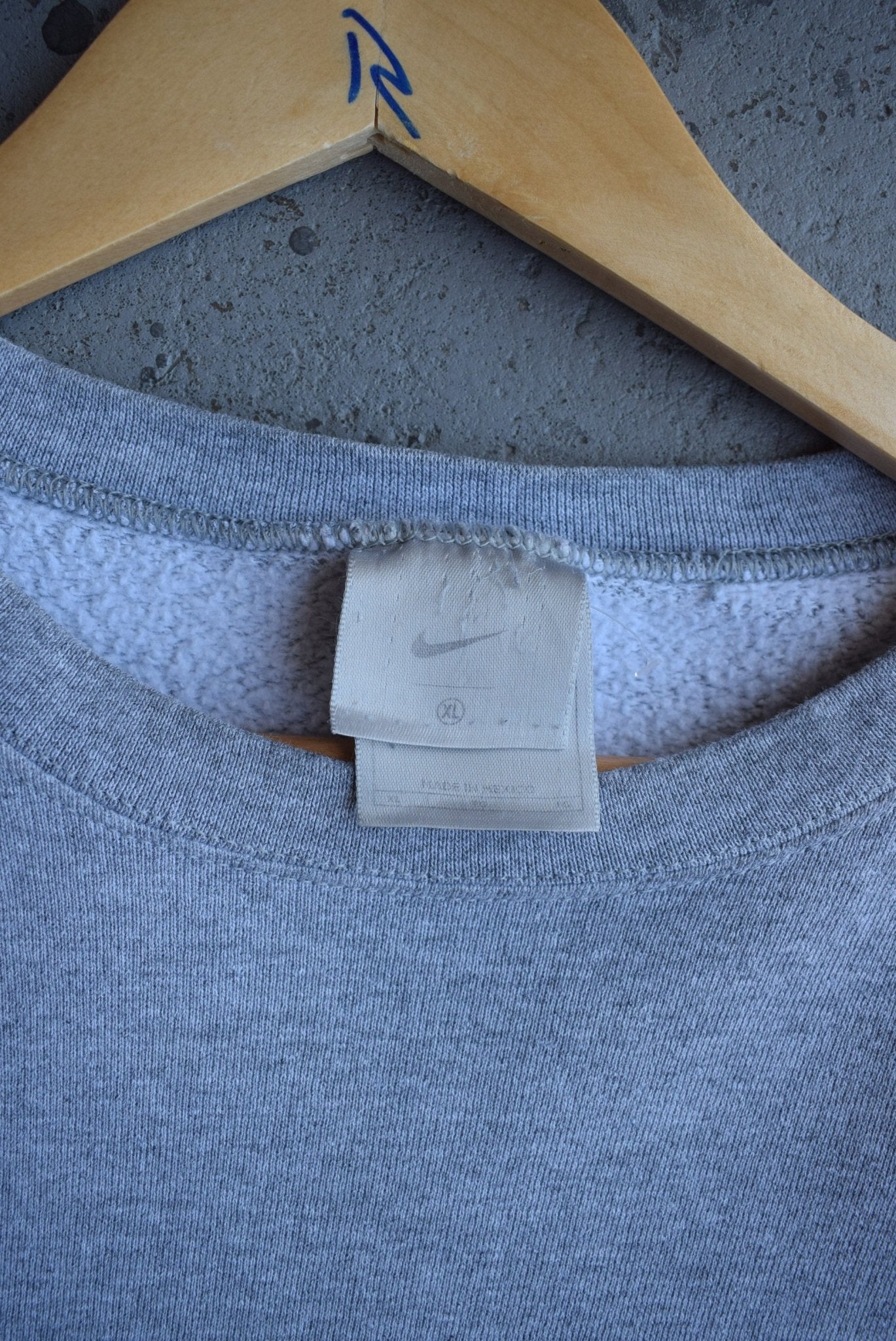 Vintage Nike Classic Logo Embroidered Crewneck (XL) - Retrospective Store