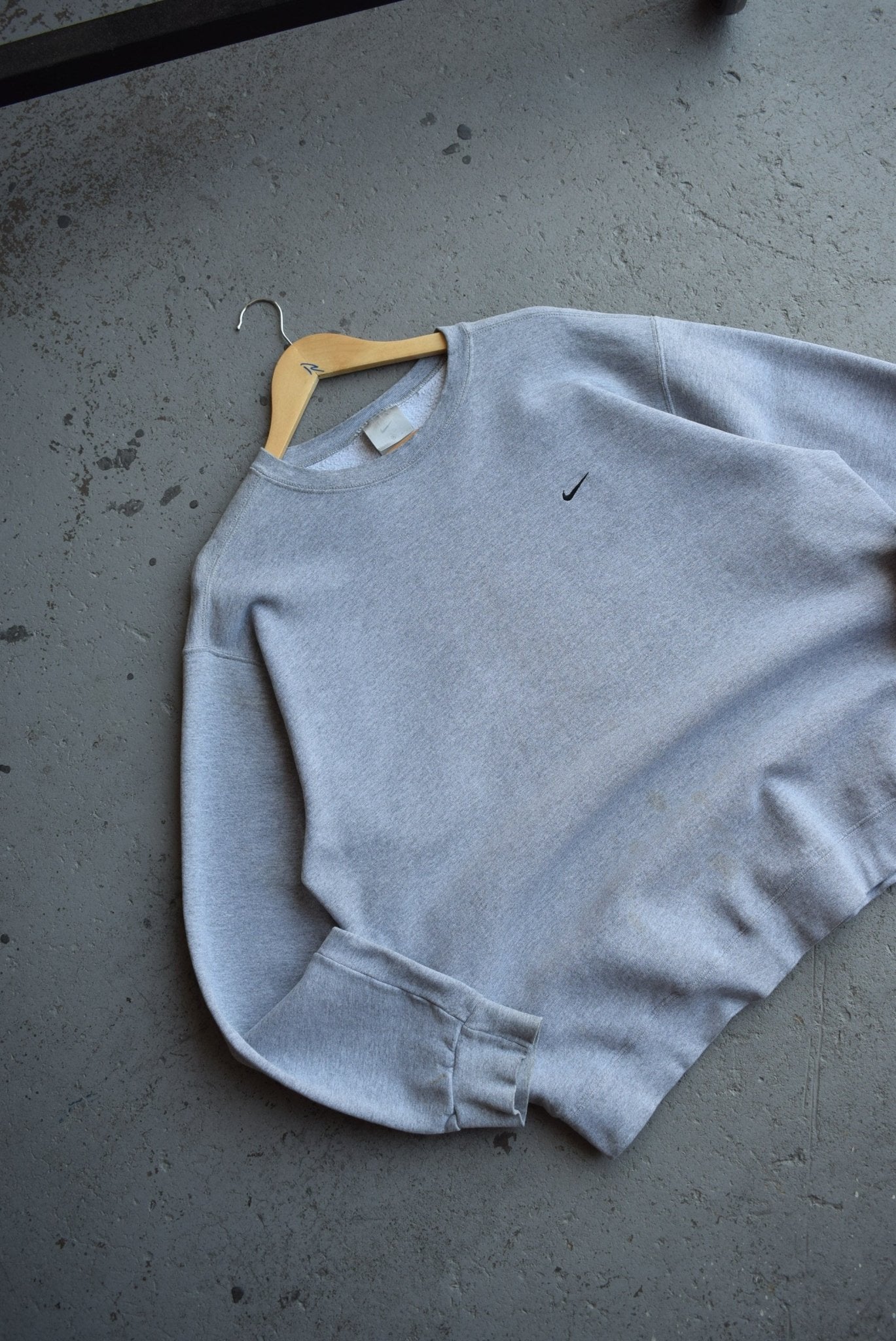 Vintage Nike Classic Logo Embroidered Crewneck (XL) - Retrospective Store