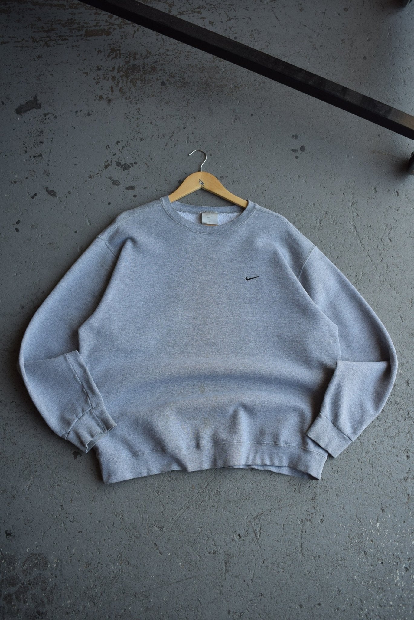 Vintage Nike Classic Logo Embroidered Crewneck (XL) - Retrospective Store
