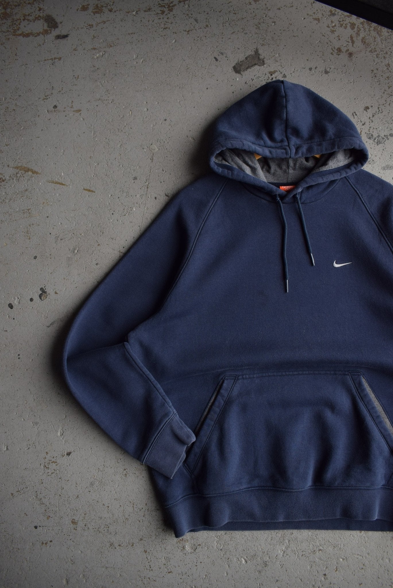 Vintage Nike Classic Logo Embroidered Hoodie (L) - Retrospective Store