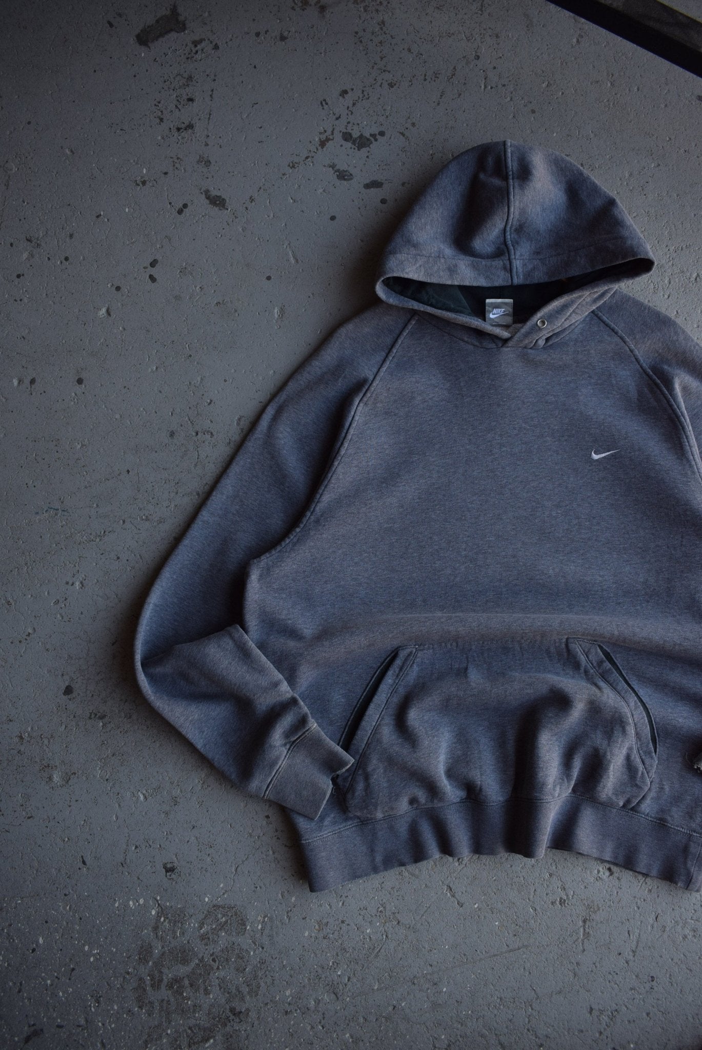 Vintage Nike Classic Logo Embroidered Hoodie (XL) - Retrospective Store
