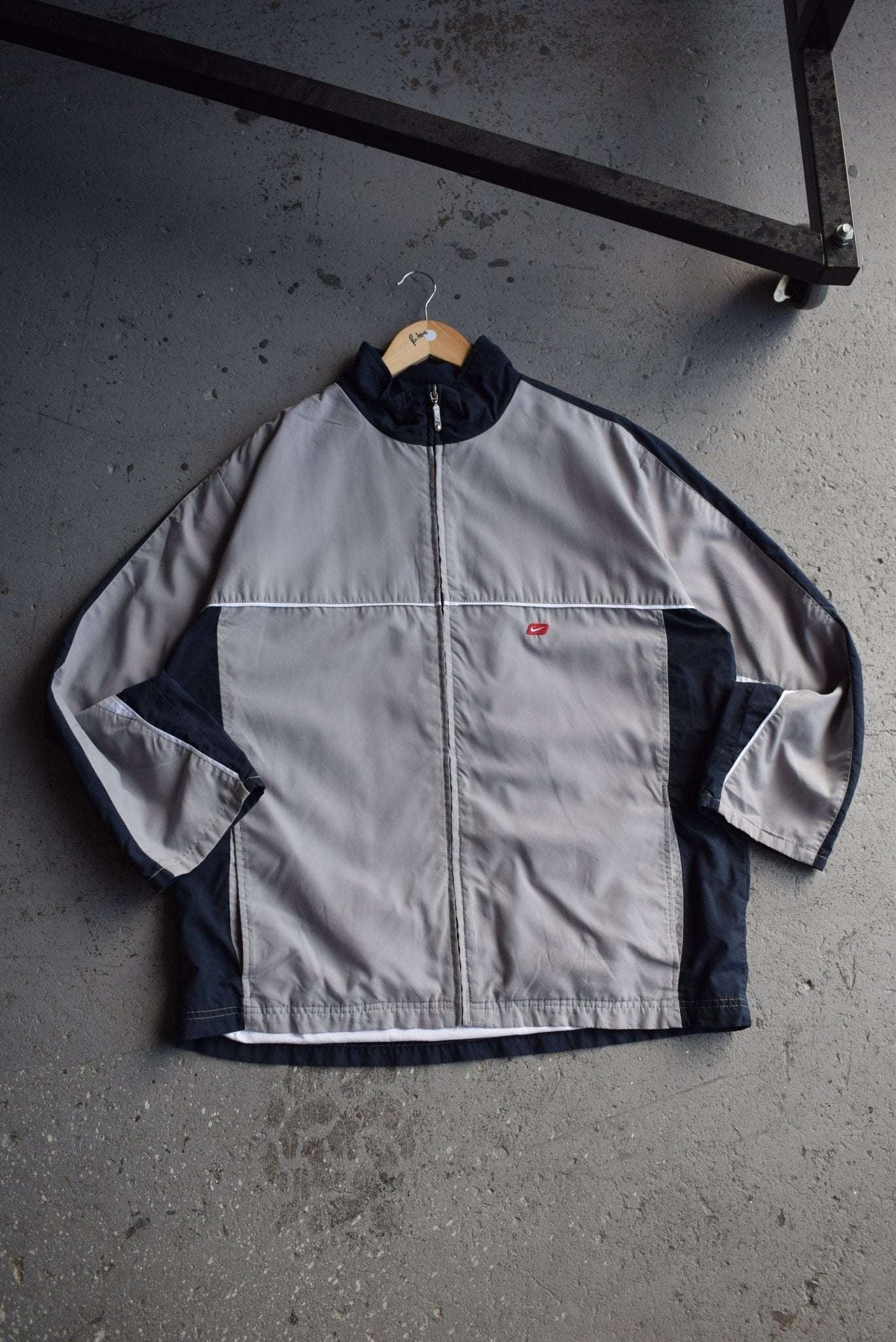 Vintage Nike Classic Logo Embroidered Jacket (L) - Retrospective Store